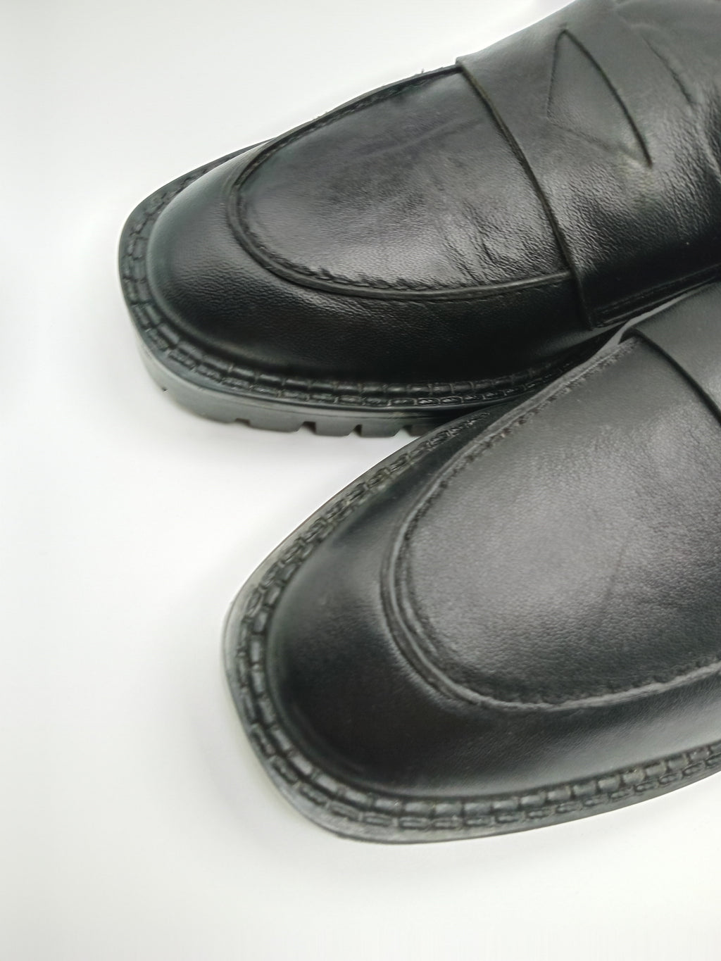 MOCASSIM TRATORADO GIOSEPPO PRETO COURO LISO
