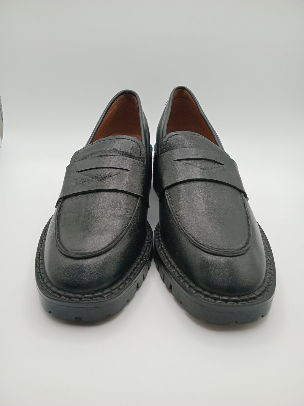 MOCASSIM TRATORADO GIOSEPPO PRETO COURO LISO