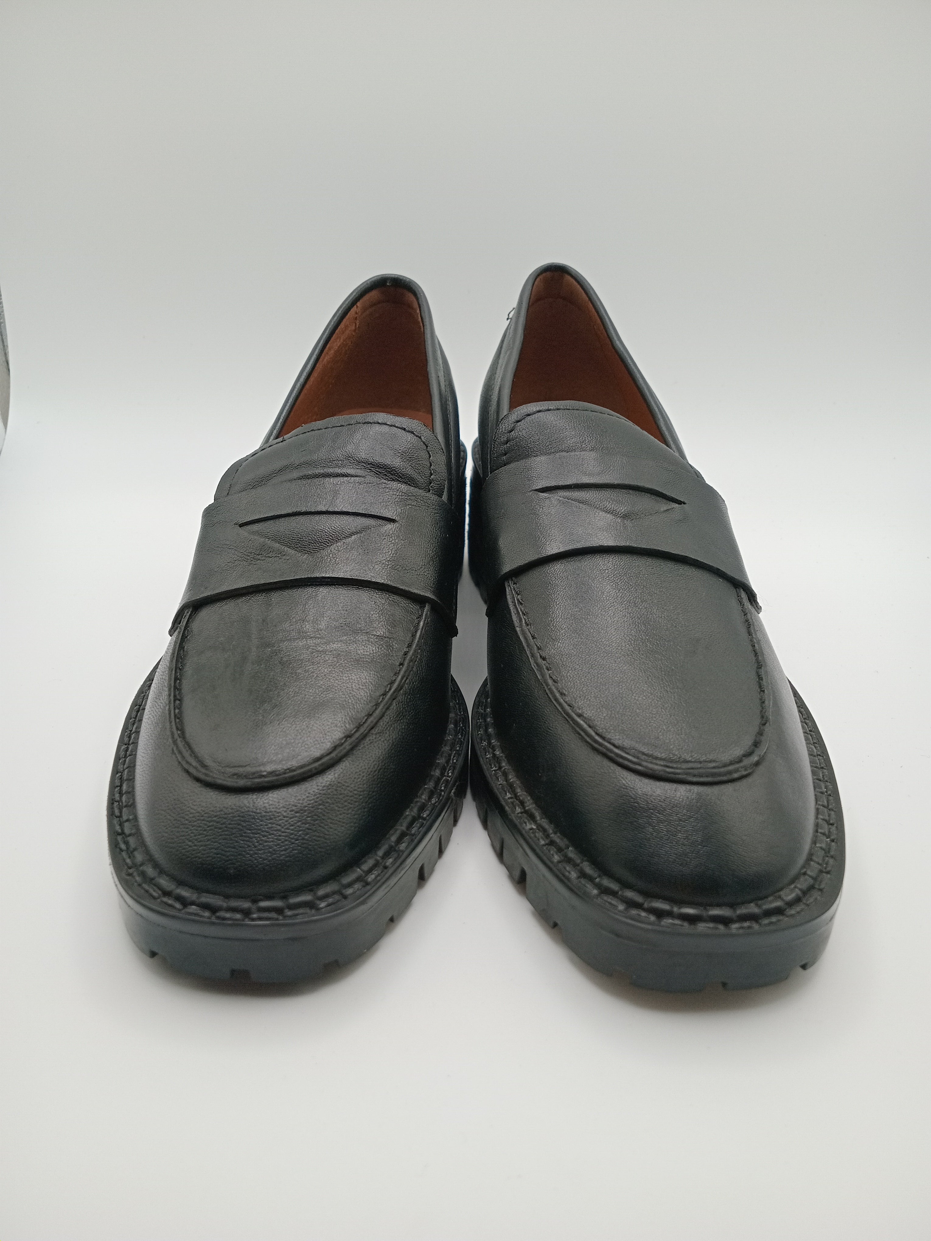 MOCASSIM TRATORADO GIOSEPPO PRETO COURO LISO