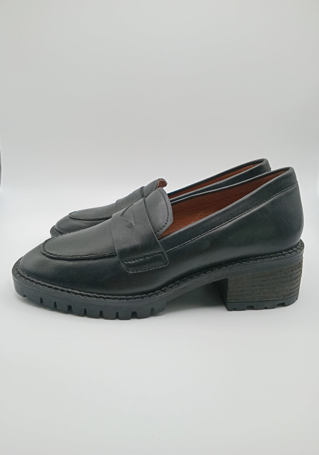 MOCASSIM TRATORADO GIOSEPPO PRETO COURO LISO