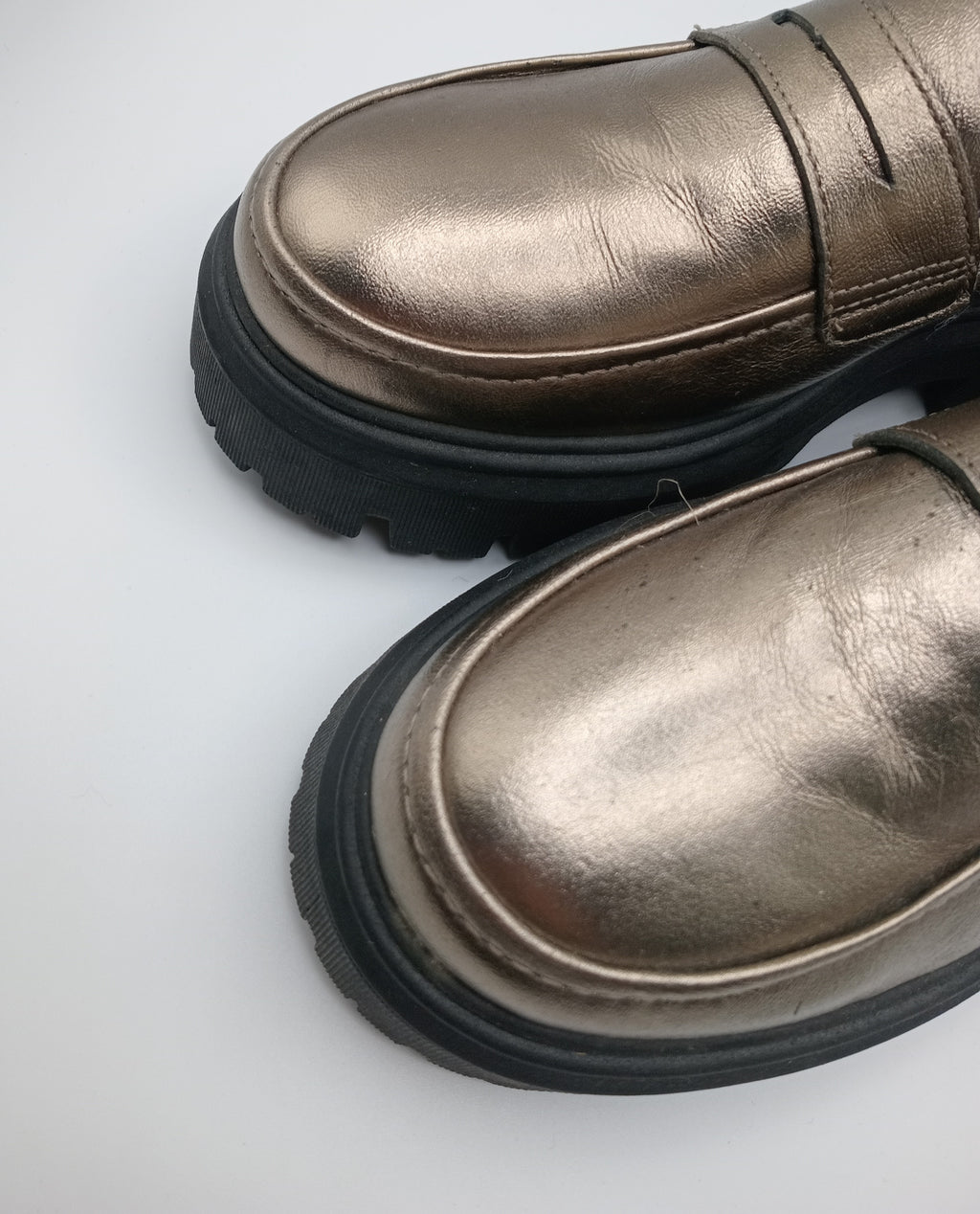 MOCASSIM TRATORADO GIOSEPPO DOURADA COURO LISO TRATORADO