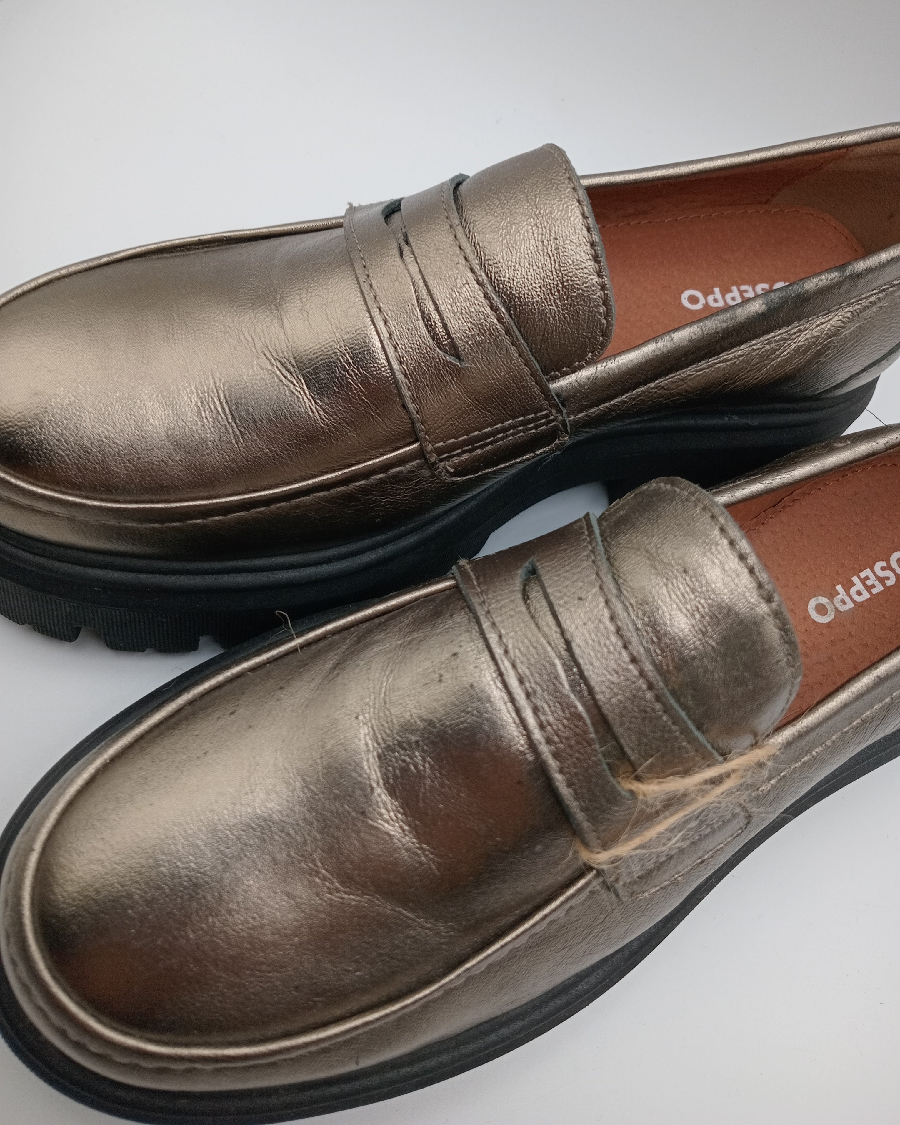 MOCASSIM TRATORADO GIOSEPPO DOURADA COURO LISO TRATORADO