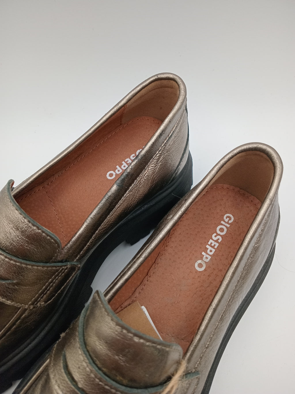 MOCASSIM TRATORADO GIOSEPPO DOURADA COURO LISO TRATORADO