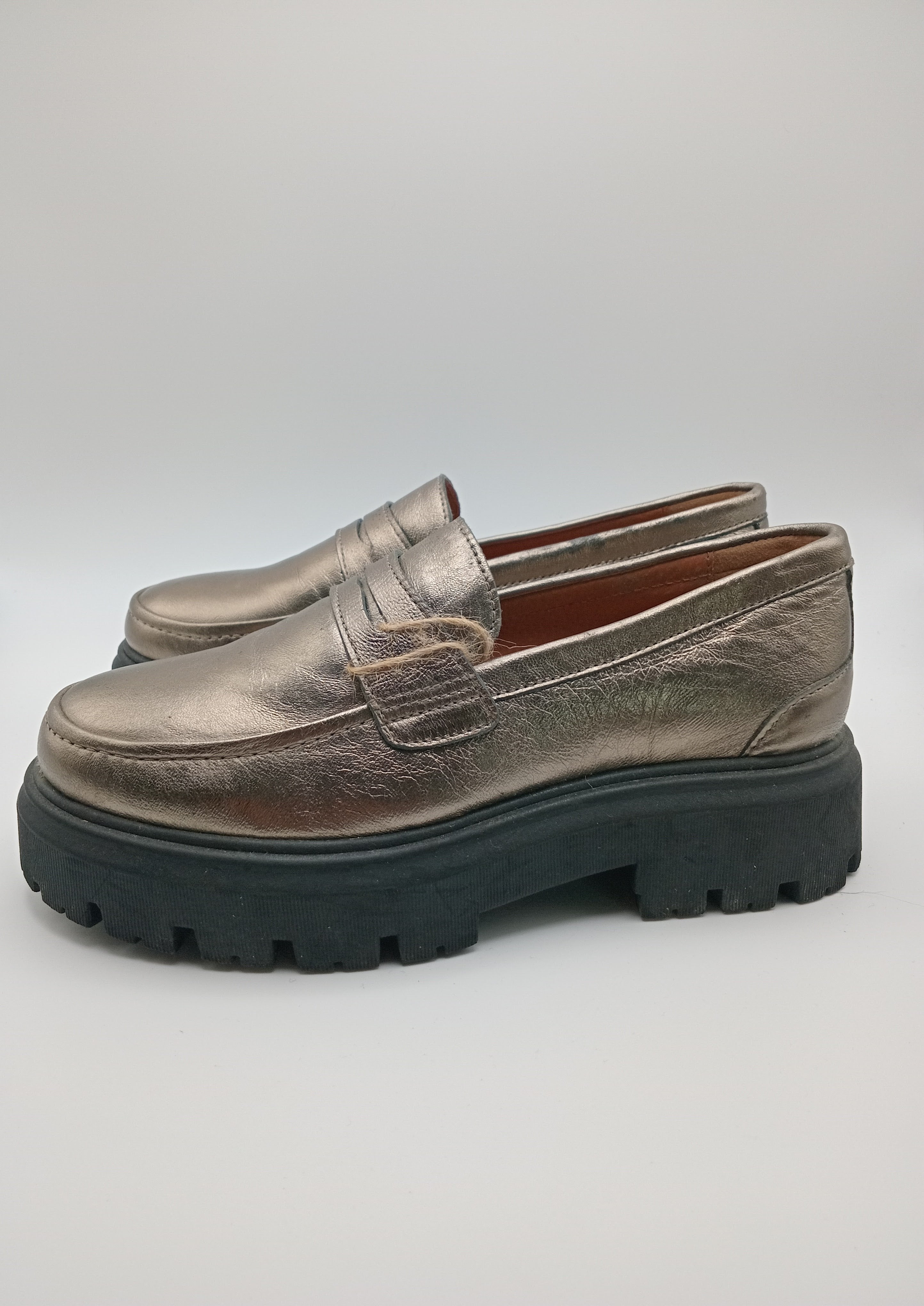 MOCASSIM TRATORADO GIOSEPPO DOURADA COURO LISO TRATORADO