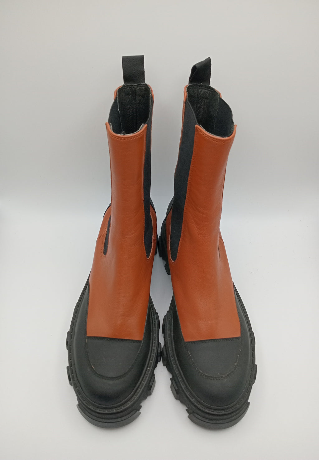 BOTA GALOCHAS BIBI LOU PRETO CASTANHO COURO LISO TRATORADO