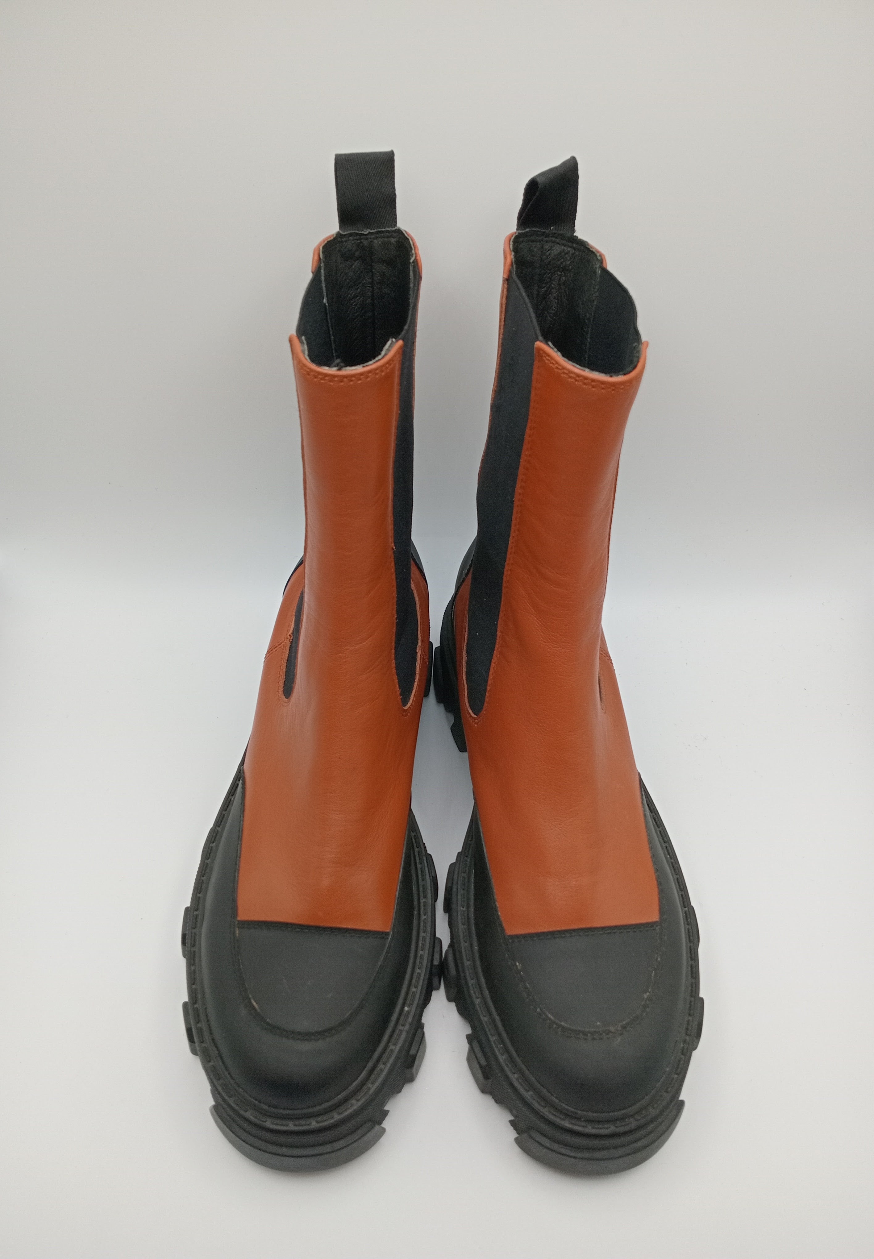 BOTA GALOCHAS BIBI LOU PRETO CASTANHO COURO LISO TRATORADO