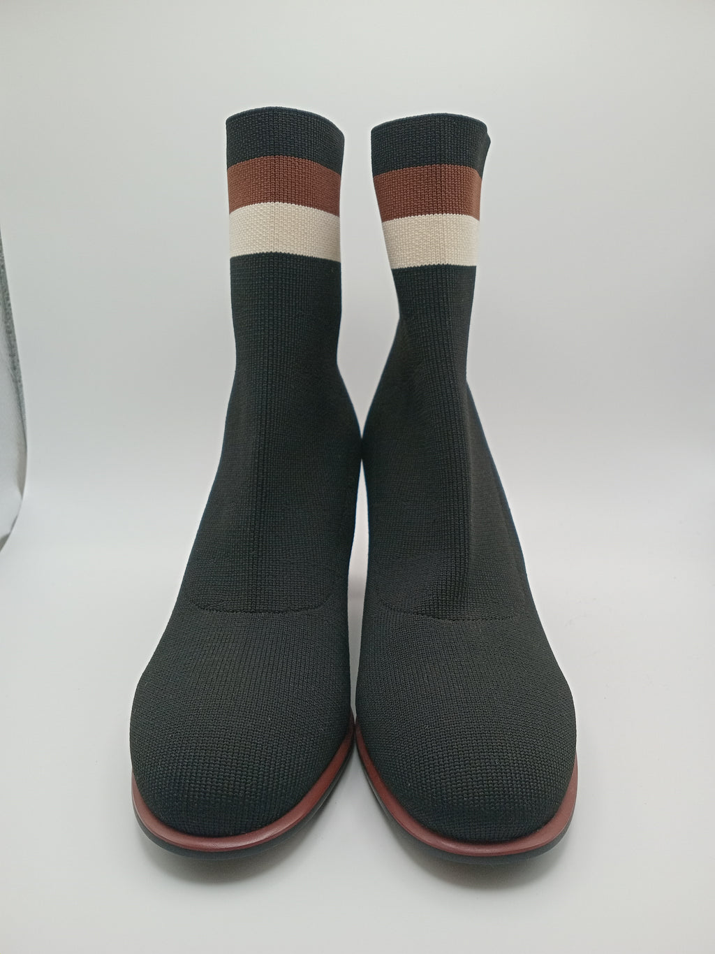 BOTA SALTO ROCKAWAY PRETO BRANCO CASTANHO TECIDO CANELADO LISTRAS