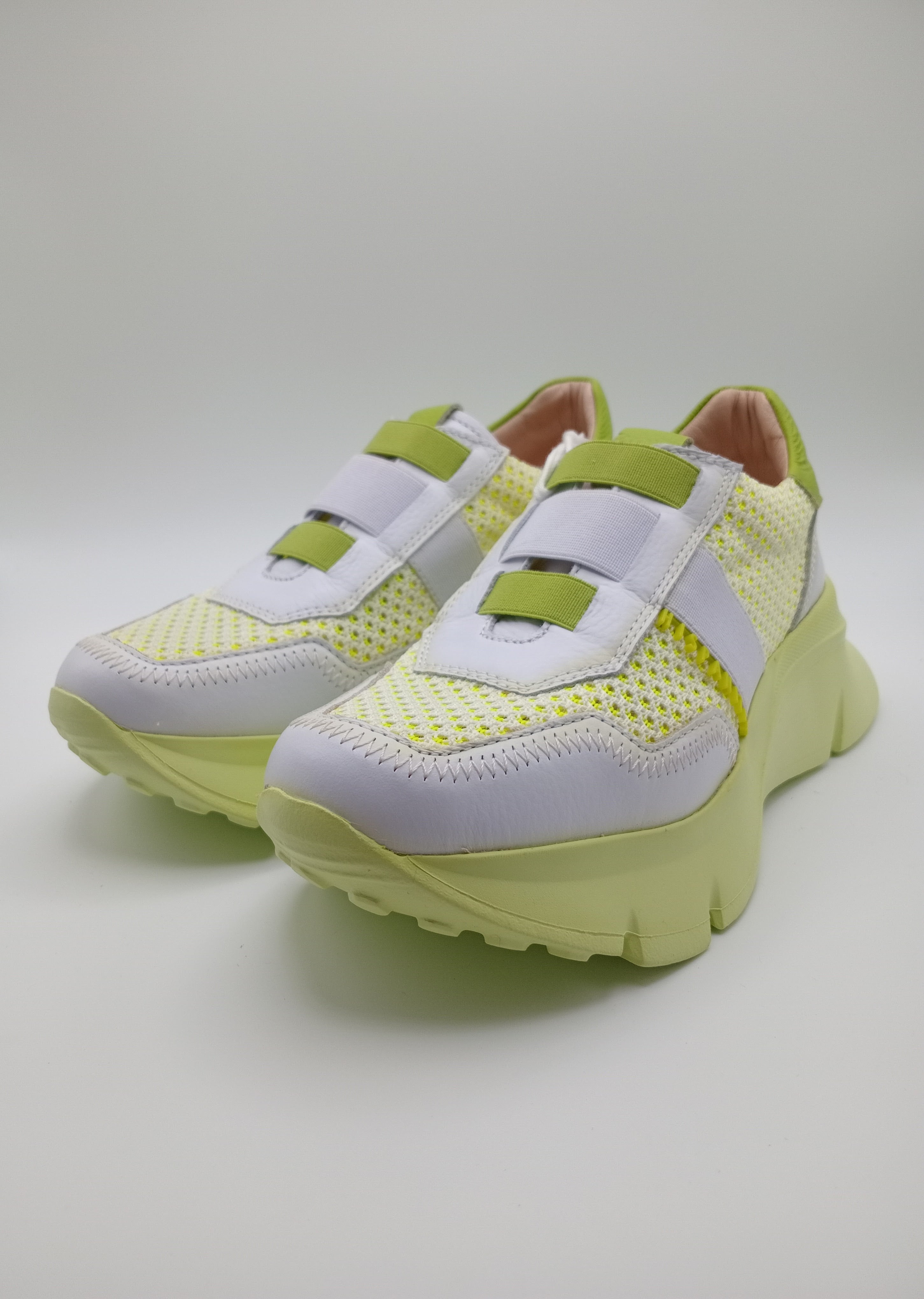 Sapatilhas Hispanitas Mulher Branco e Verde Limão Lima Neon; Ténis de Plataforma Casual em Pele com Malha Respirável; Calçado Confortável Sem Atacadores