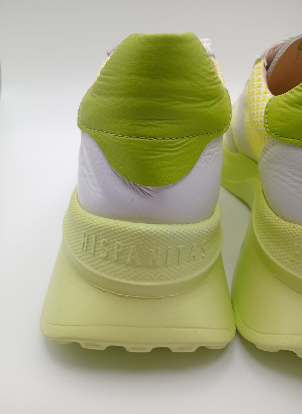 Sapatilhas Hispanitas Mulher Branco e Verde Limão Lima Neon; Ténis de Plataforma Casual em Pele com Malha Respirável; Calçado Confortável Sem Atacadores