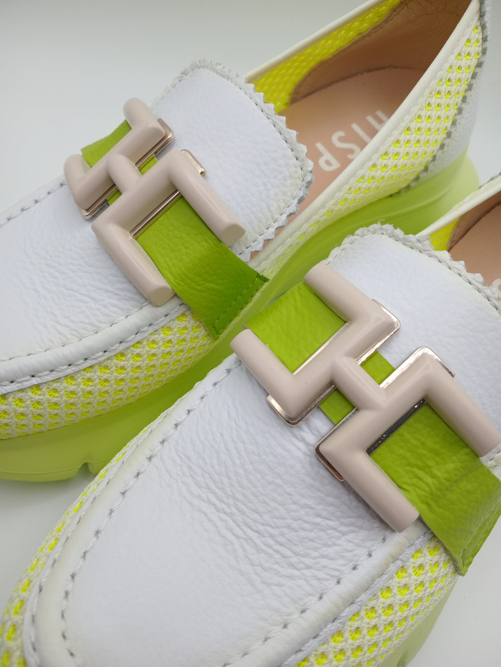 Mocassim Hispanitas Mulher Branco e Verde Lima; Sapatos Mocassins Desportivos de Plataforma em Pele com Malha Respirável e Fivela Confortáveis