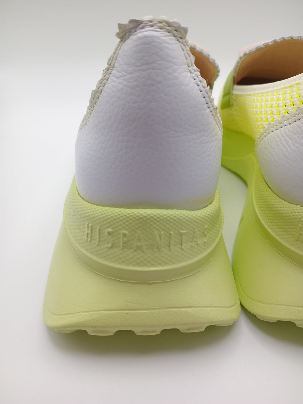 Mocassim Hispanitas Mulher Branco e Verde Lima; Sapatos Mocassins Desportivos de Plataforma em Pele com Malha Respirável e Fivela Confortáveis