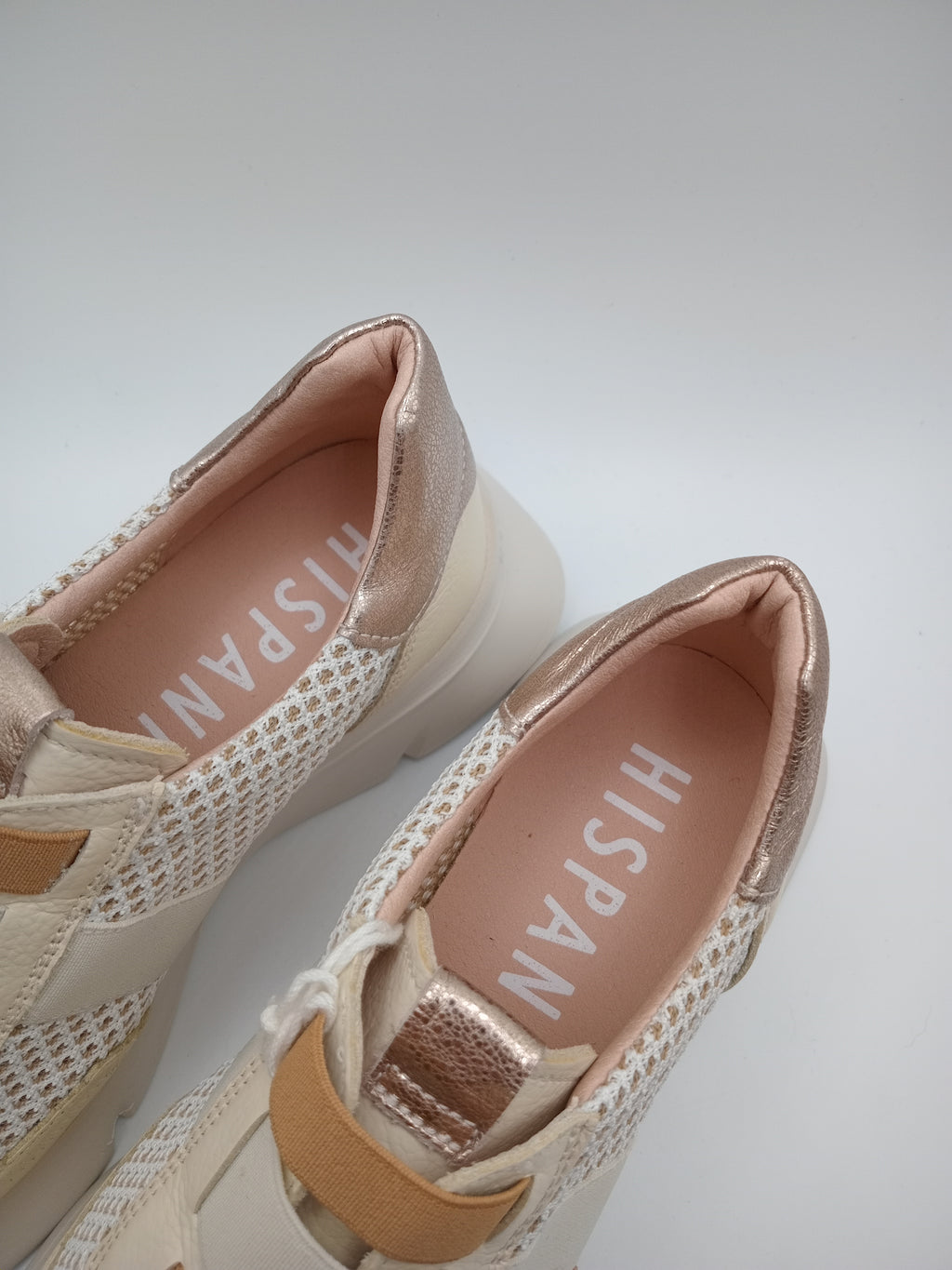 Sapatilhas Hispanitas Mulher Bege e Rose Gold; Ténis de Plataforma Casual em Pele com Malha Respirável; Calçado Confortável Sem Atacadores tiras Castanho Camel