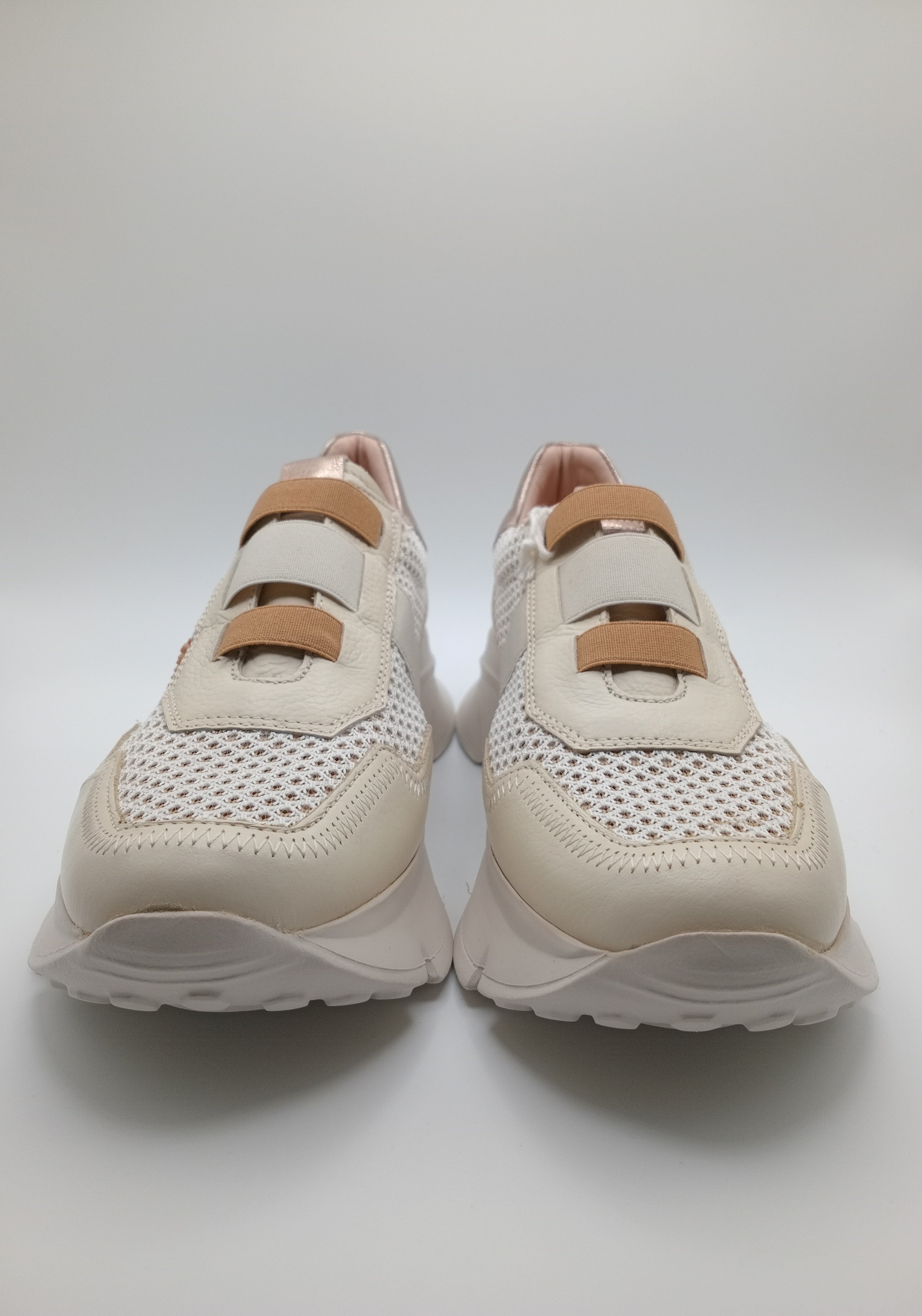 Sapatilhas Hispanitas Mulher Bege e Rose Gold; Ténis de Plataforma Casual em Pele com Malha Respirável; Calçado Confortável Sem Atacadores tiras Castanho Camel