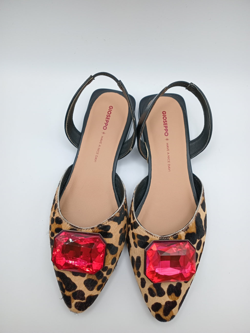 SABRINA MULLET GIOSEPPO ONÇA ANIMAL PRINT COURO APLICAÇÃO PEDRA DIAMANTE ROSA