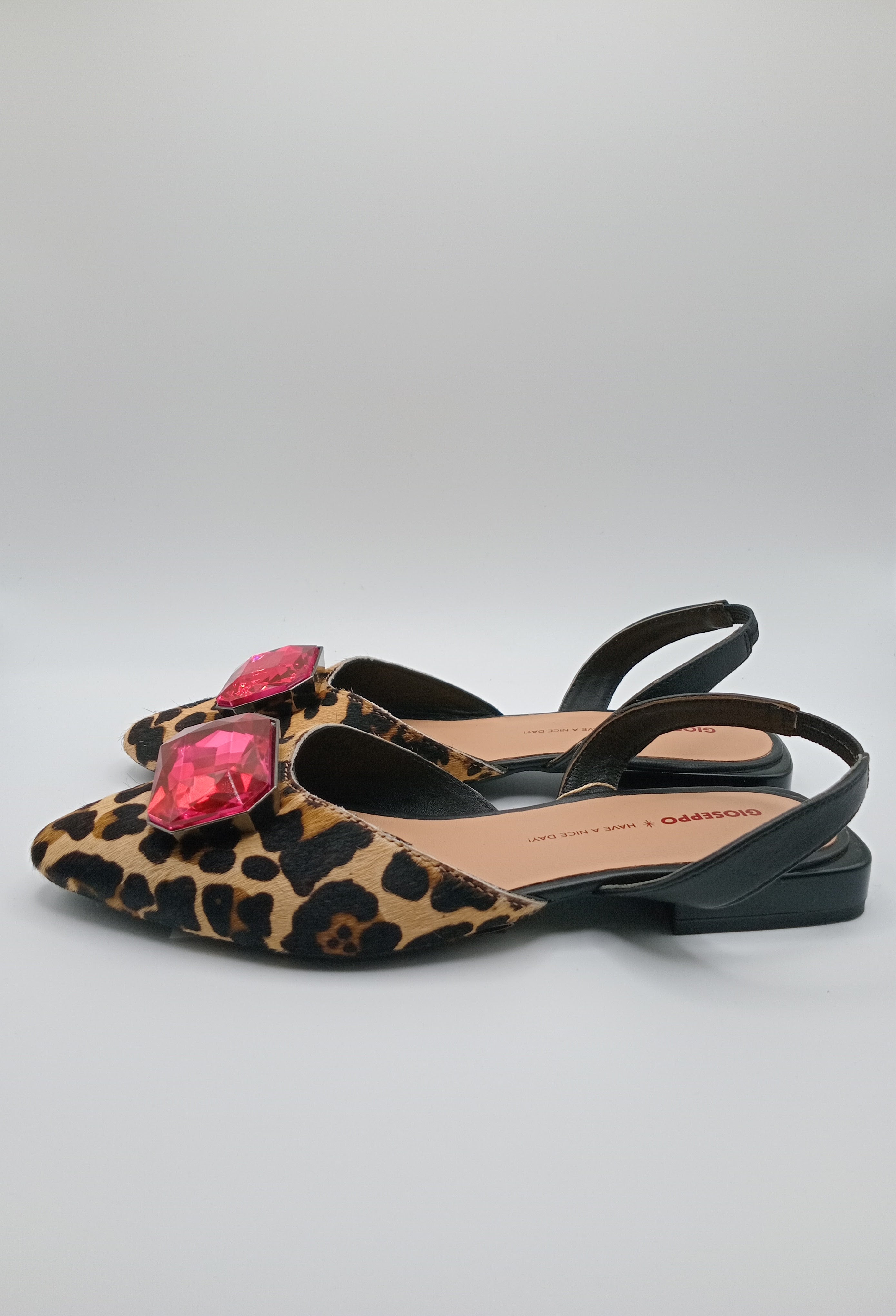 SABRINA MULLET GIOSEPPO ONÇA ANIMAL PRINT COURO APLICAÇÃO PEDRA DIAMANTE ROSA