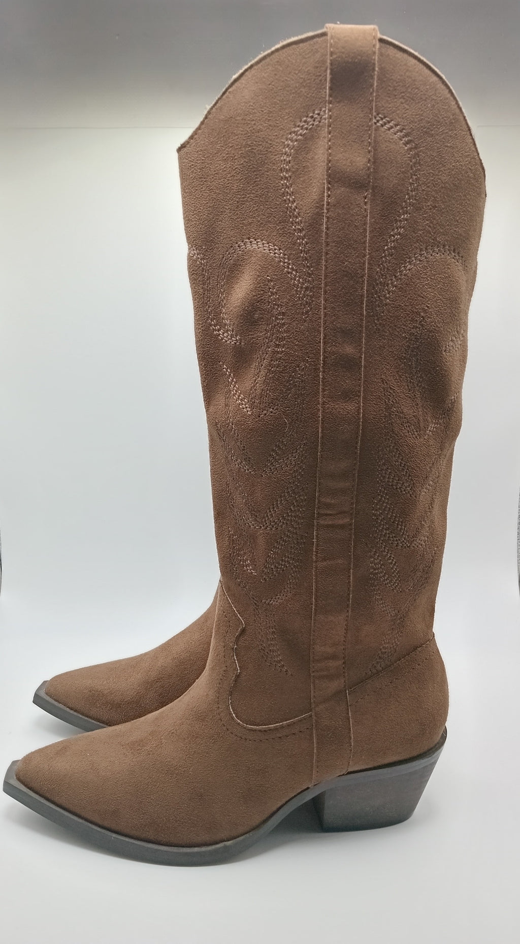 BOTA COWGIRL CORINA CASTANHO ECO PELE BORDADO BICUDO ZIPER