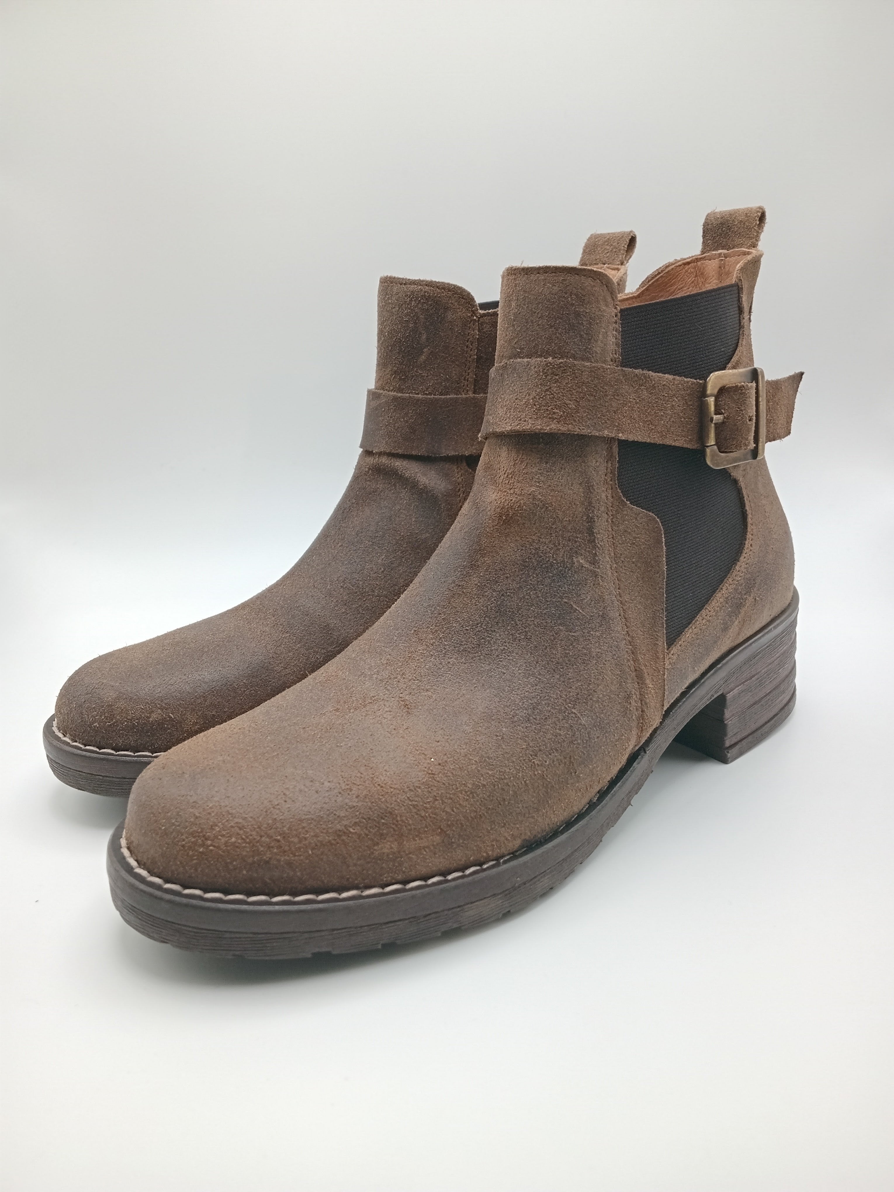 BOTA SALTO MACADI CASTANHO COURO TIRA ELÁSTICO ZIPER BOTIM