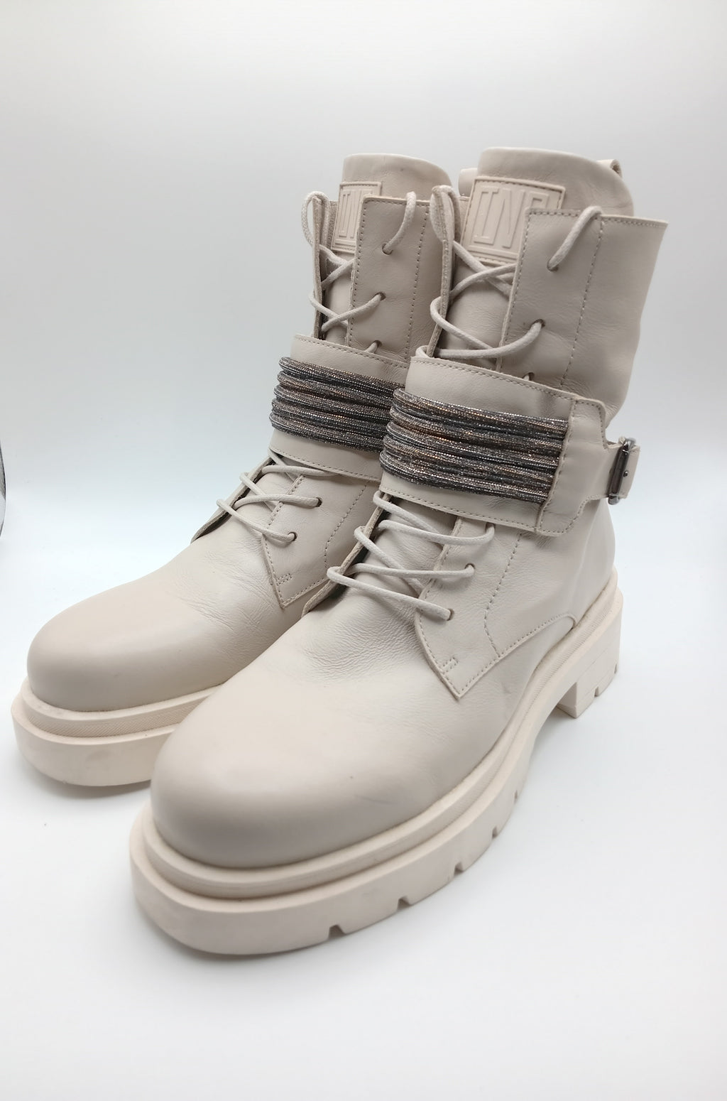 BOTA COTURNO IN•NOVE TIRA BRILHO LOGO 3D ALTO RELEVO ZIPER