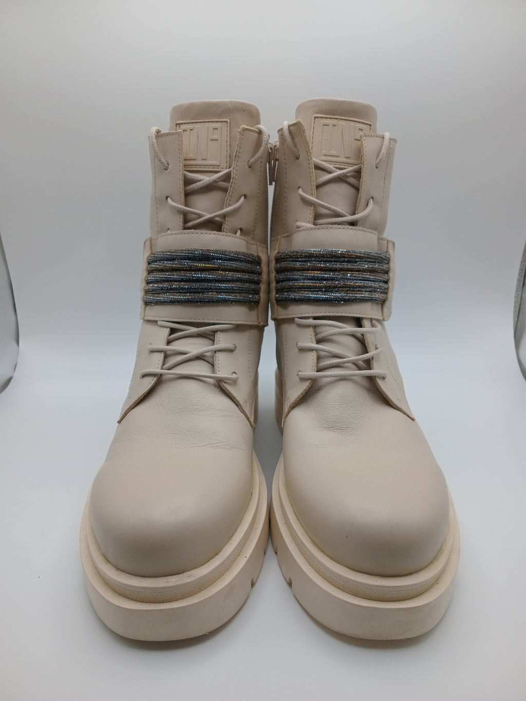 BOTA COTURNO IN•NOVE TIRA BRILHO LOGO 3D ALTO RELEVO ZIPER