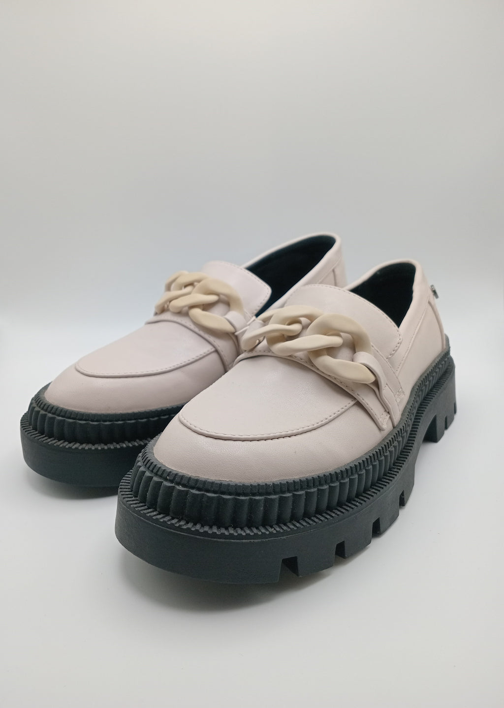 MOCASSIM TRATORADO XTI CREME PRETO ECO PELE APLICAÇÃO CORRENTE BEGE