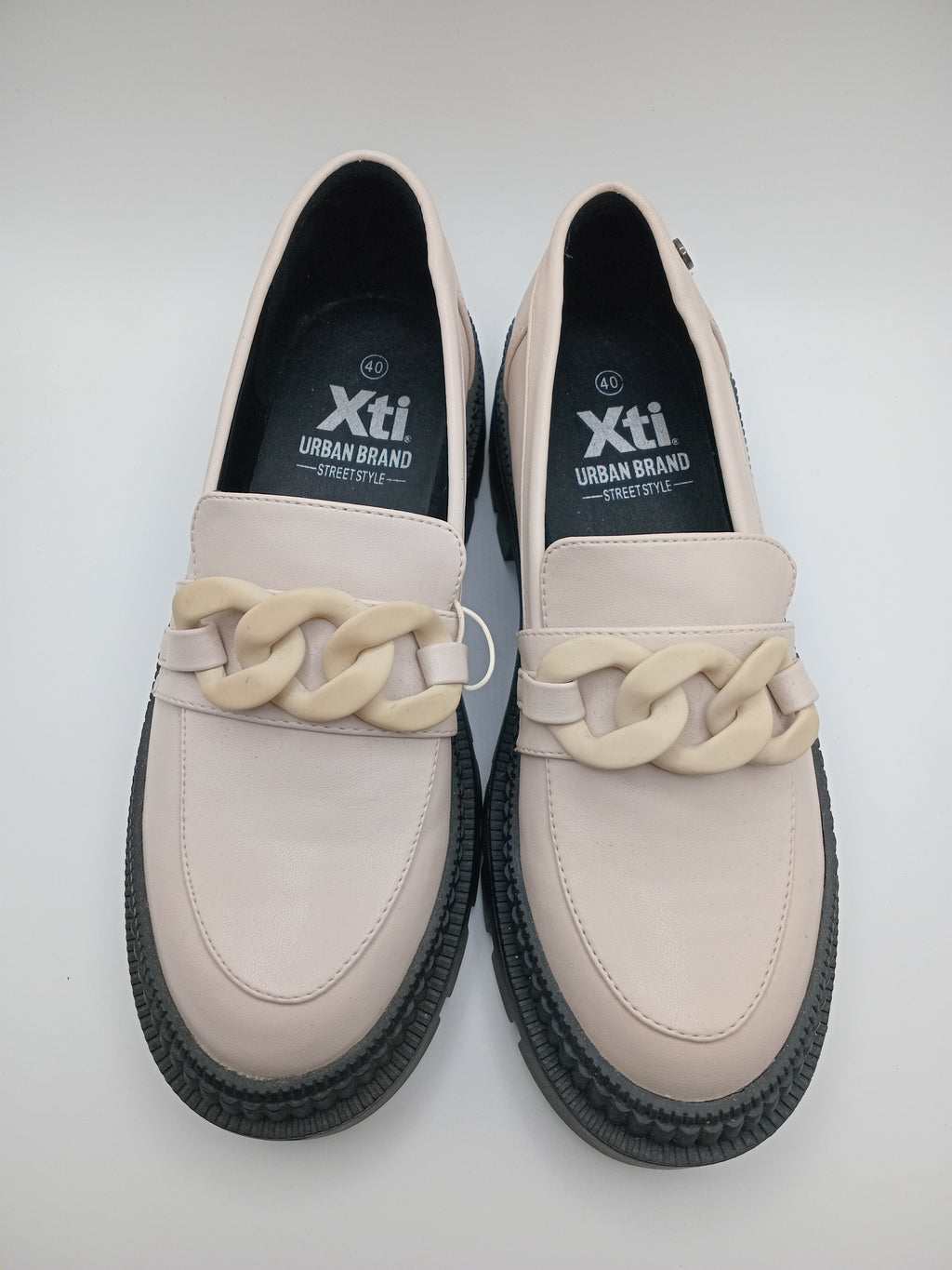 MOCASSIM TRATORADO XTI CREME PRETO ECO PELE APLICAÇÃO CORRENTE BEGE