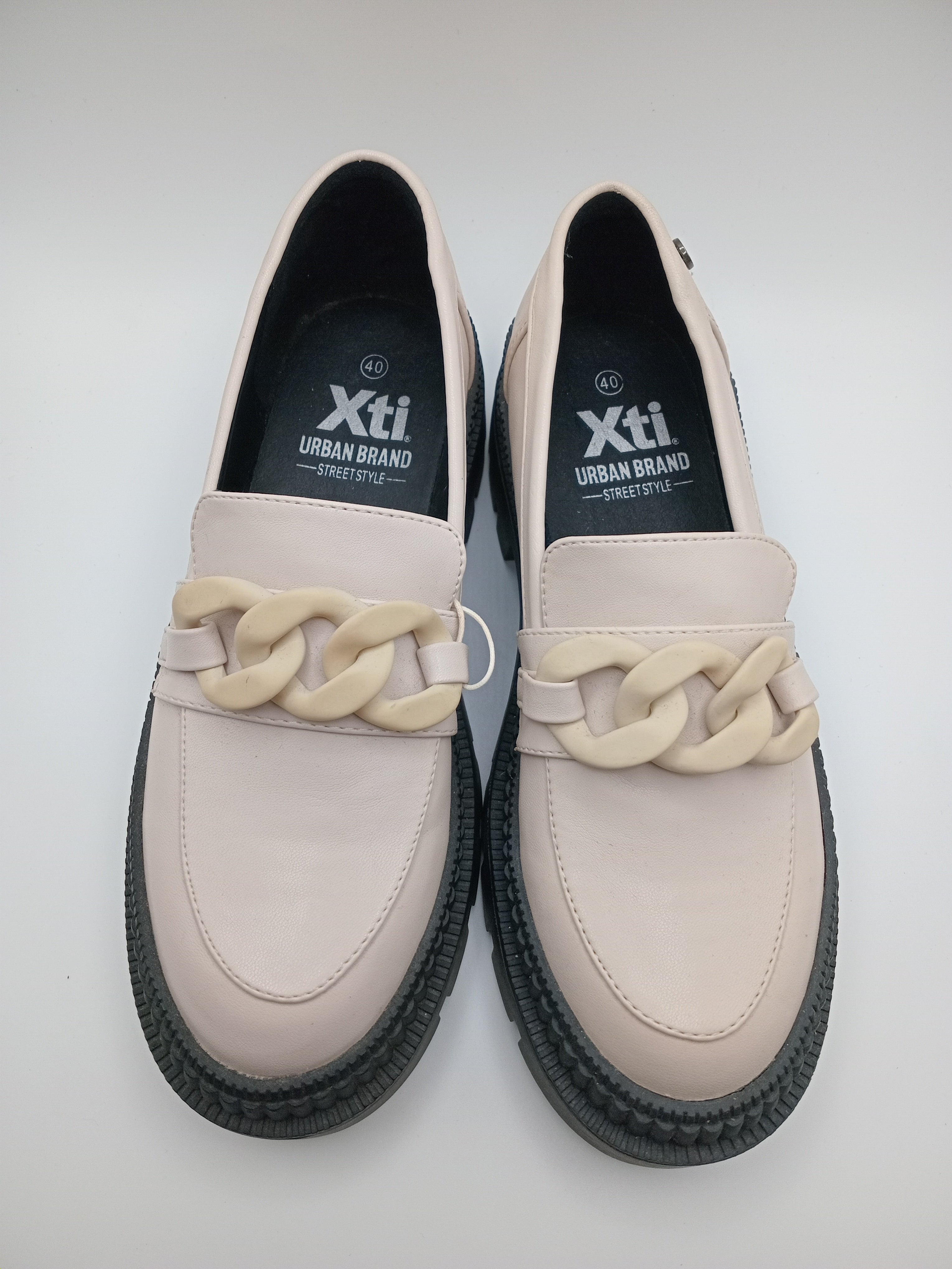 MOCASSIM TRATORADO XTI CREME PRETO ECO PELE APLICAÇÃO CORRENTE BEGE