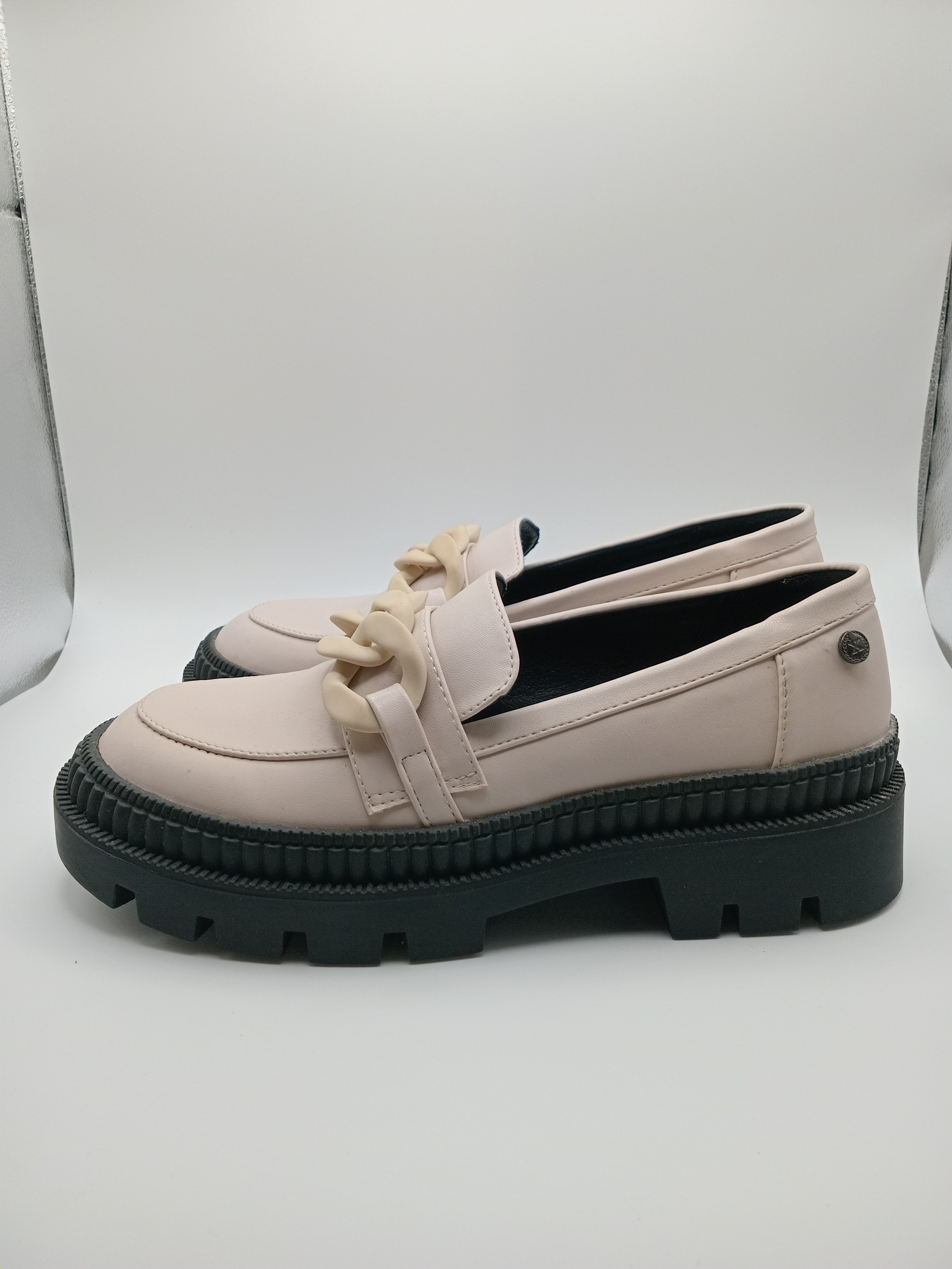 MOCASSIM TRATORADO XTI CREME PRETO ECO PELE APLICAÇÃO CORRENTE BEGE