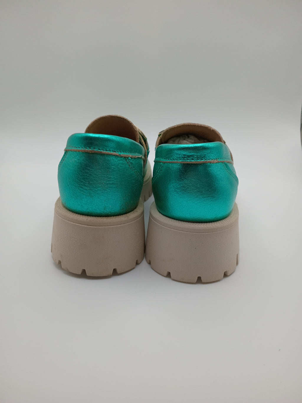 MOCASSIM TRATORADO DRAKART GOLD VERDE ÁGUA COURO APLICAÇÃO DOURADA