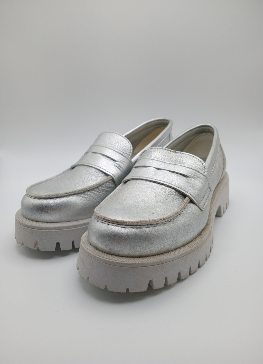 MOCASSIM TRATORADO DRAKART GOLD PRATA COURO LISO