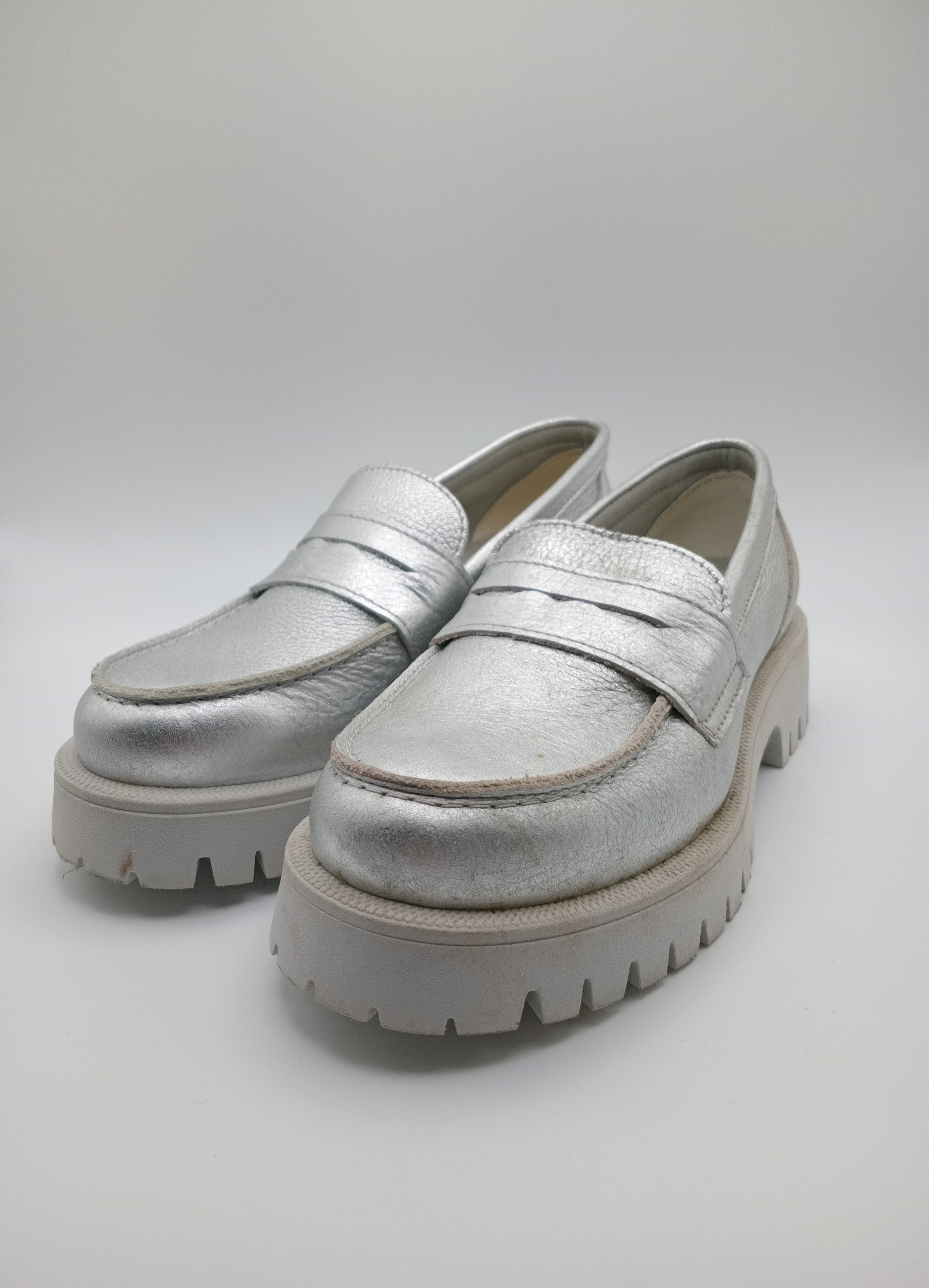 MOCASSIM TRATORADO DRAKART GOLD PRATA COURO LISO