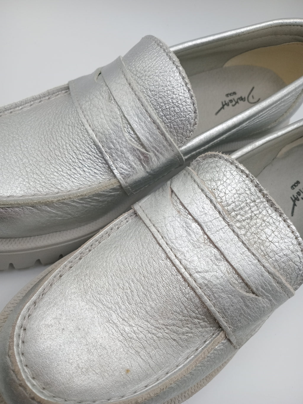 MOCASSIM TRATORADO DRAKART GOLD PRATA COURO LISO