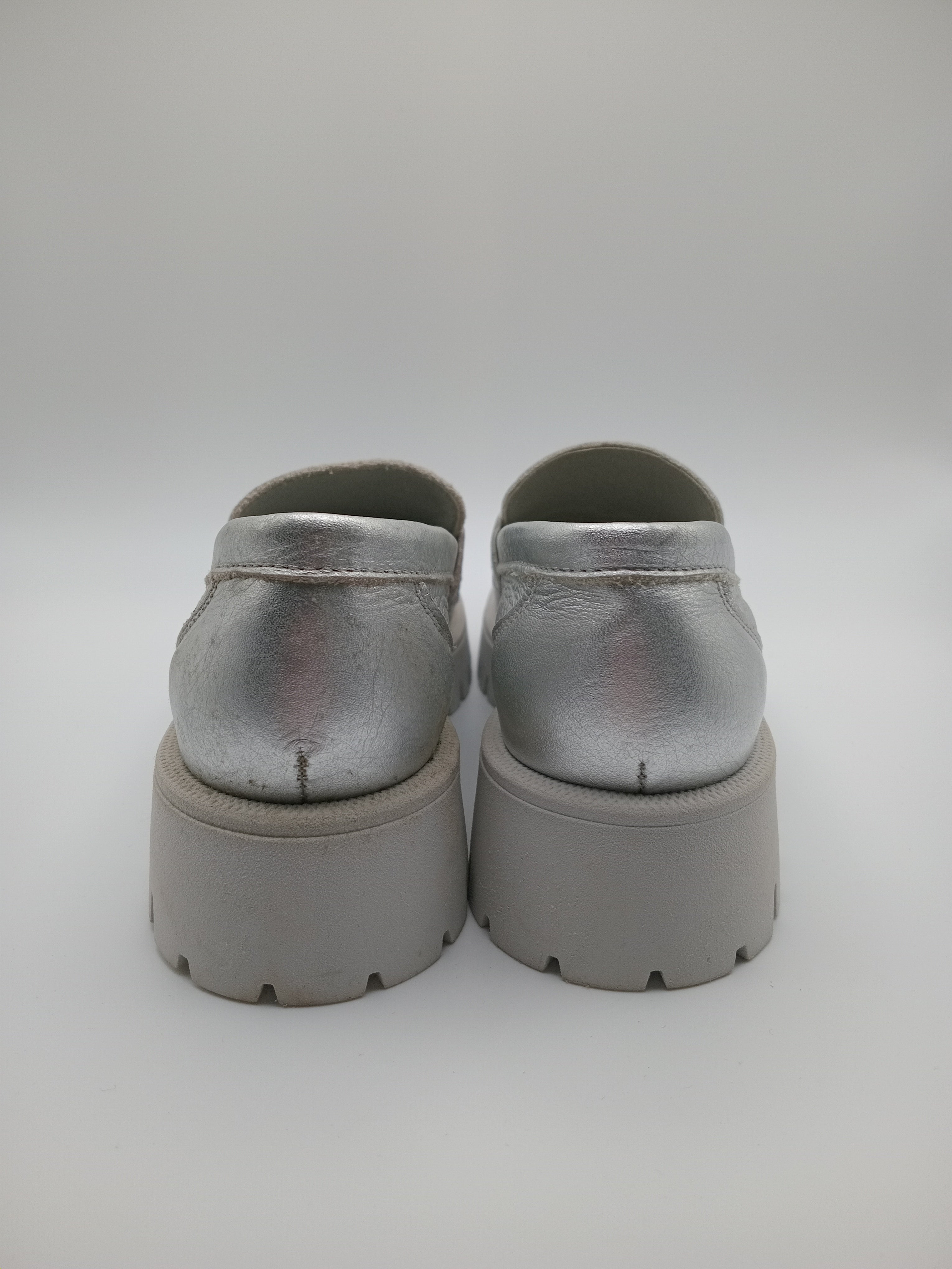 MOCASSIM TRATORADO DRAKART GOLD PRATA COURO LISO