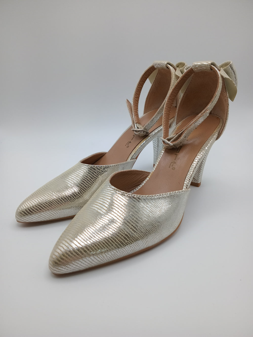 SALTO SCARPIN FIVELA DRAKART GOLD VERDE COURO BRILHO APLICAÇÃO LAÇO BICUDO