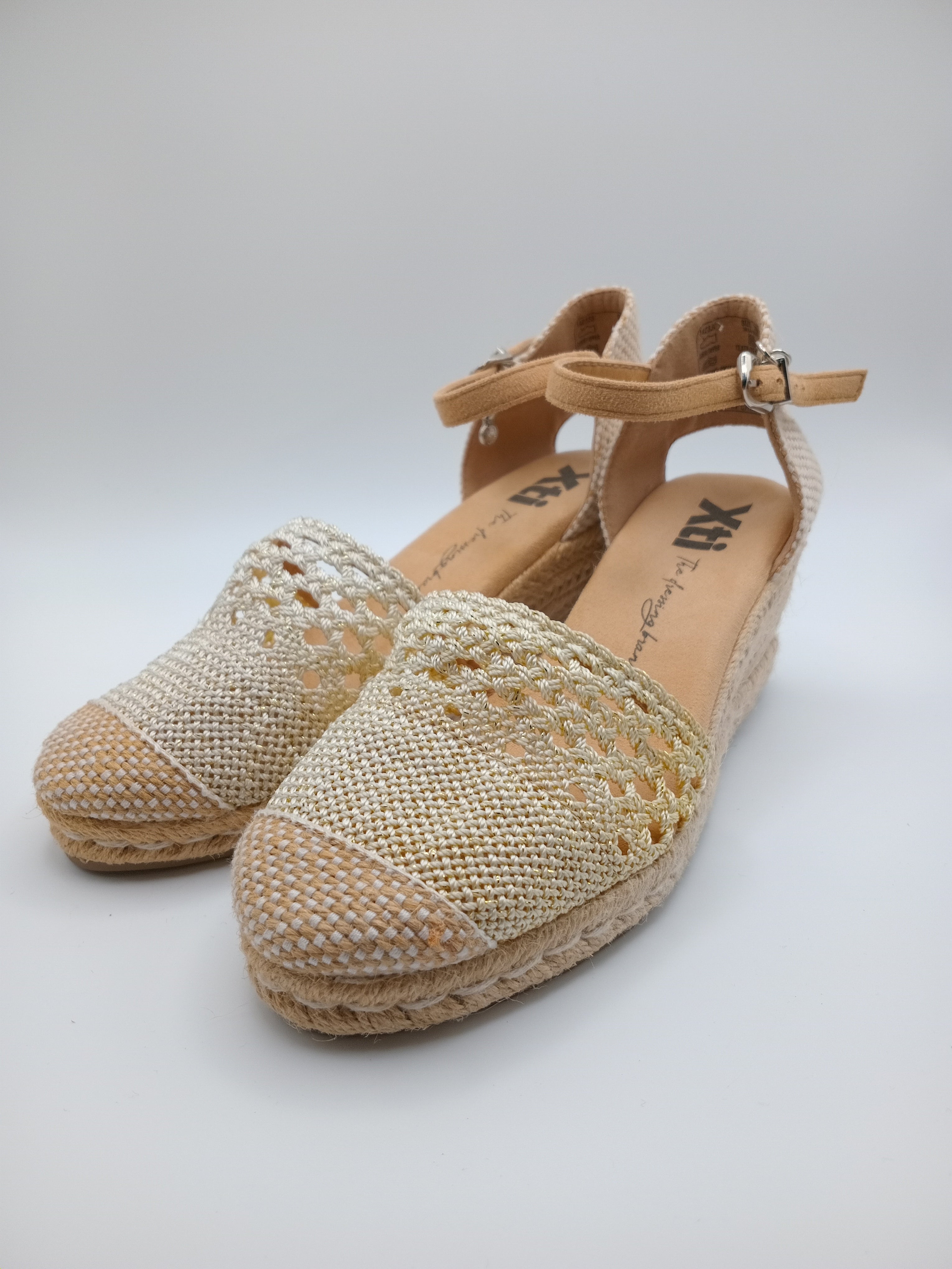 SALTO CUNHA XTI BRANCO BEGE CROCHE MACRAME