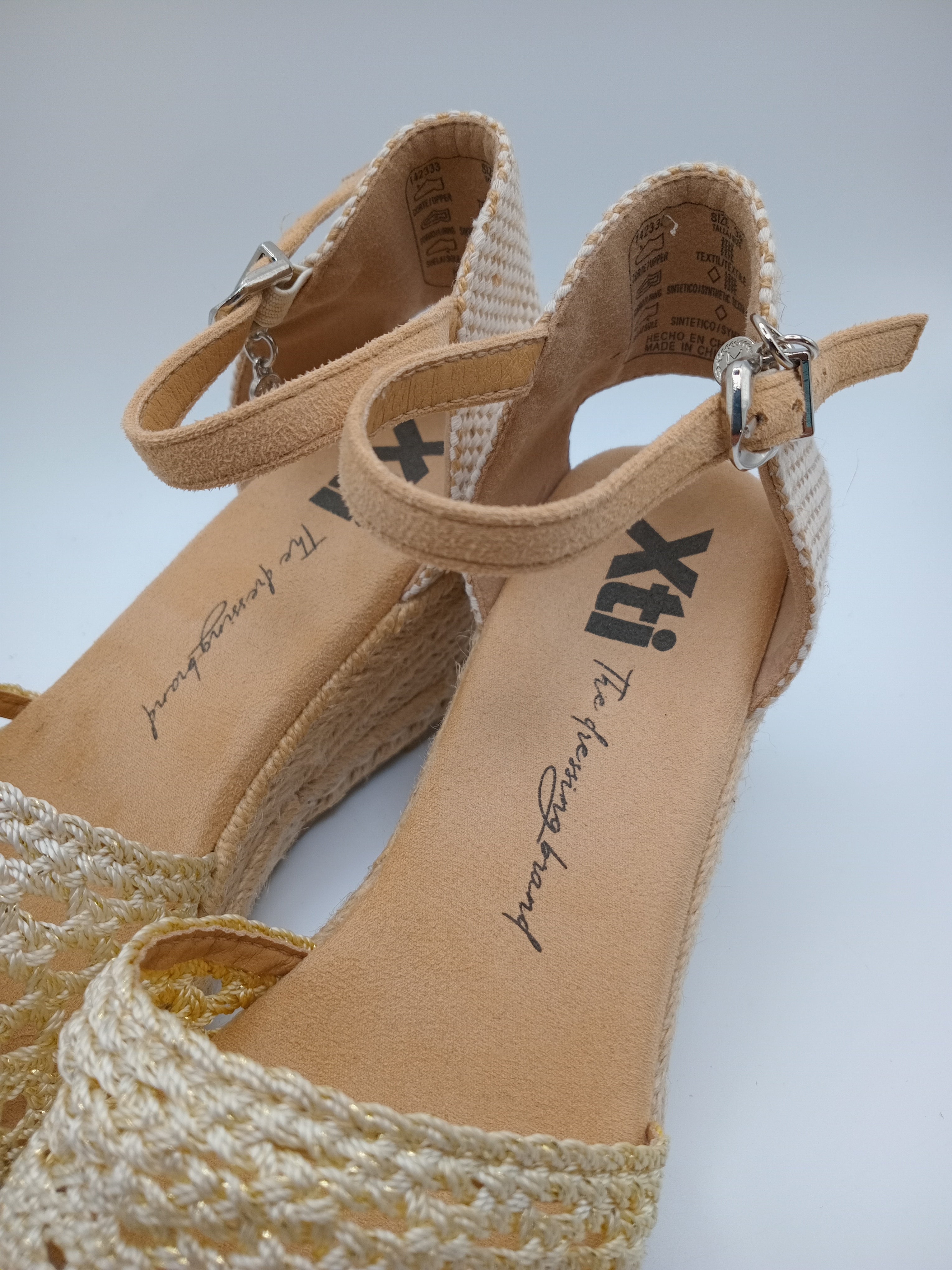 SALTO CUNHA XTI BRANCO BEGE CROCHE MACRAME