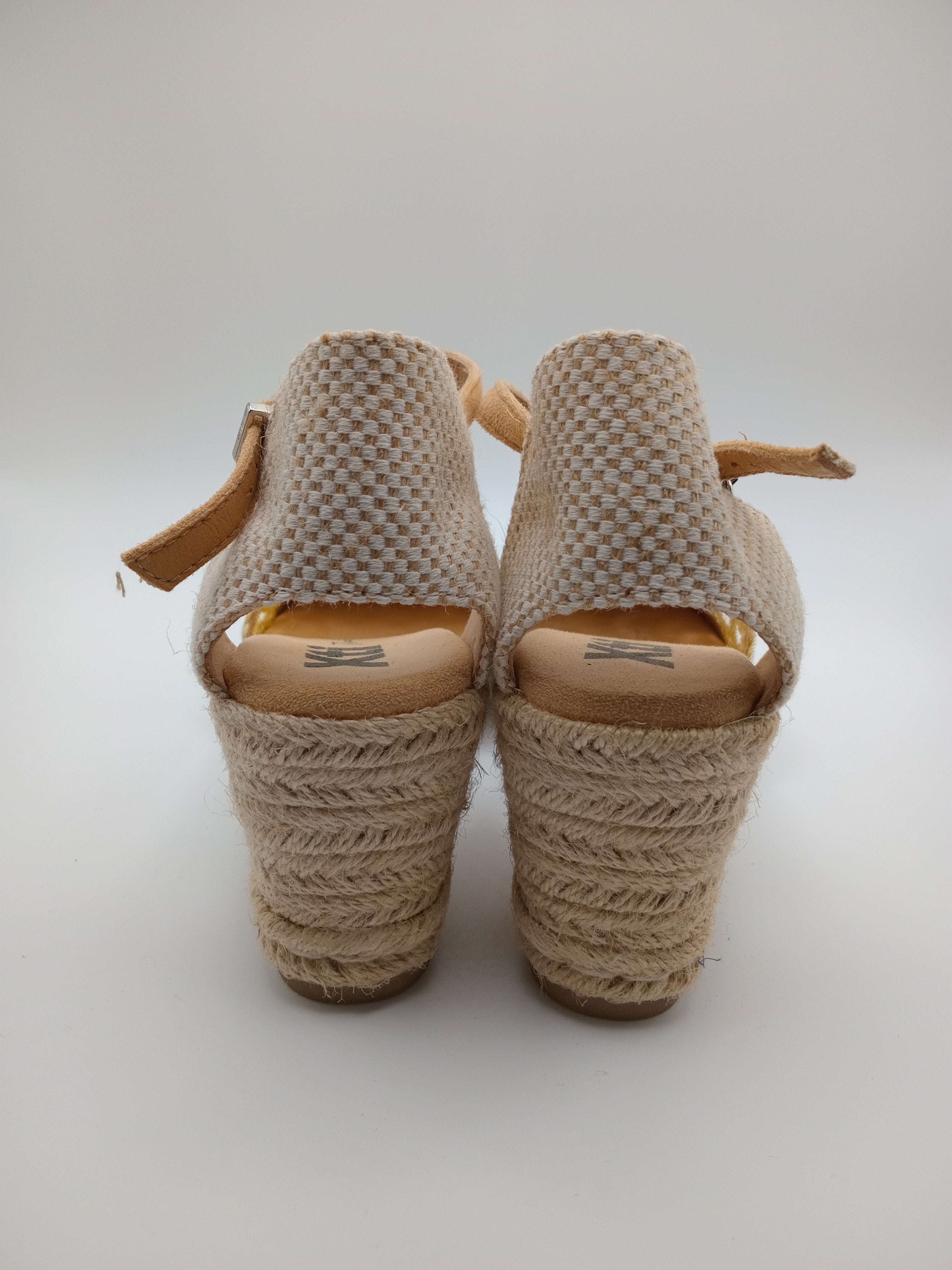 SALTO CUNHA XTI BRANCO BEGE CROCHE MACRAME