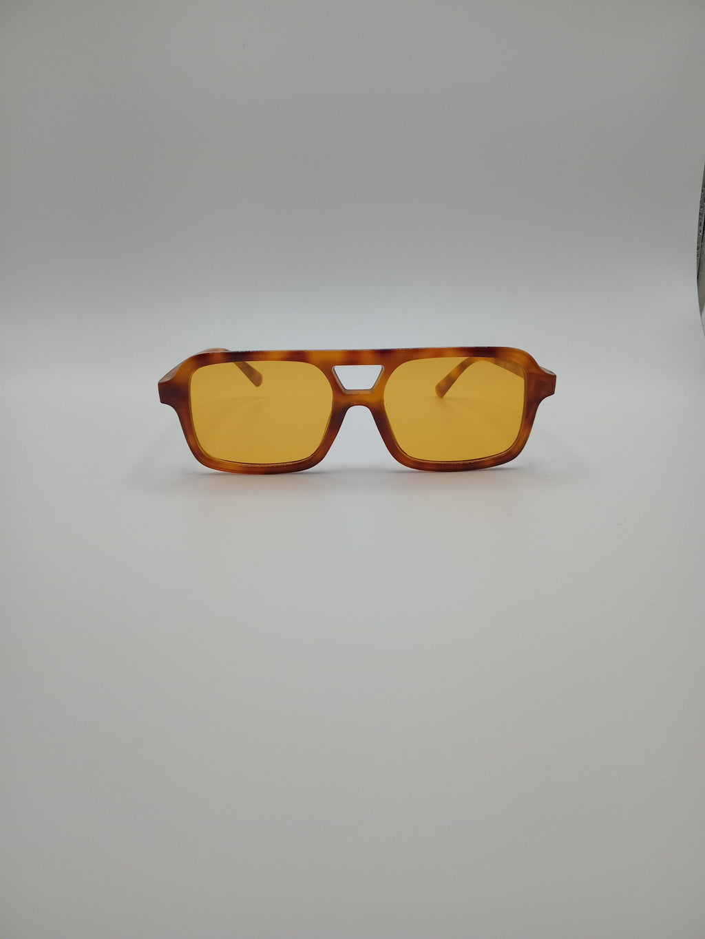 Óculos de Sol Unissexo com Padrão Tartaruga e Lentes Amarelas, Estilo Aviador Retangular Retro, Design Elegante de Luxo