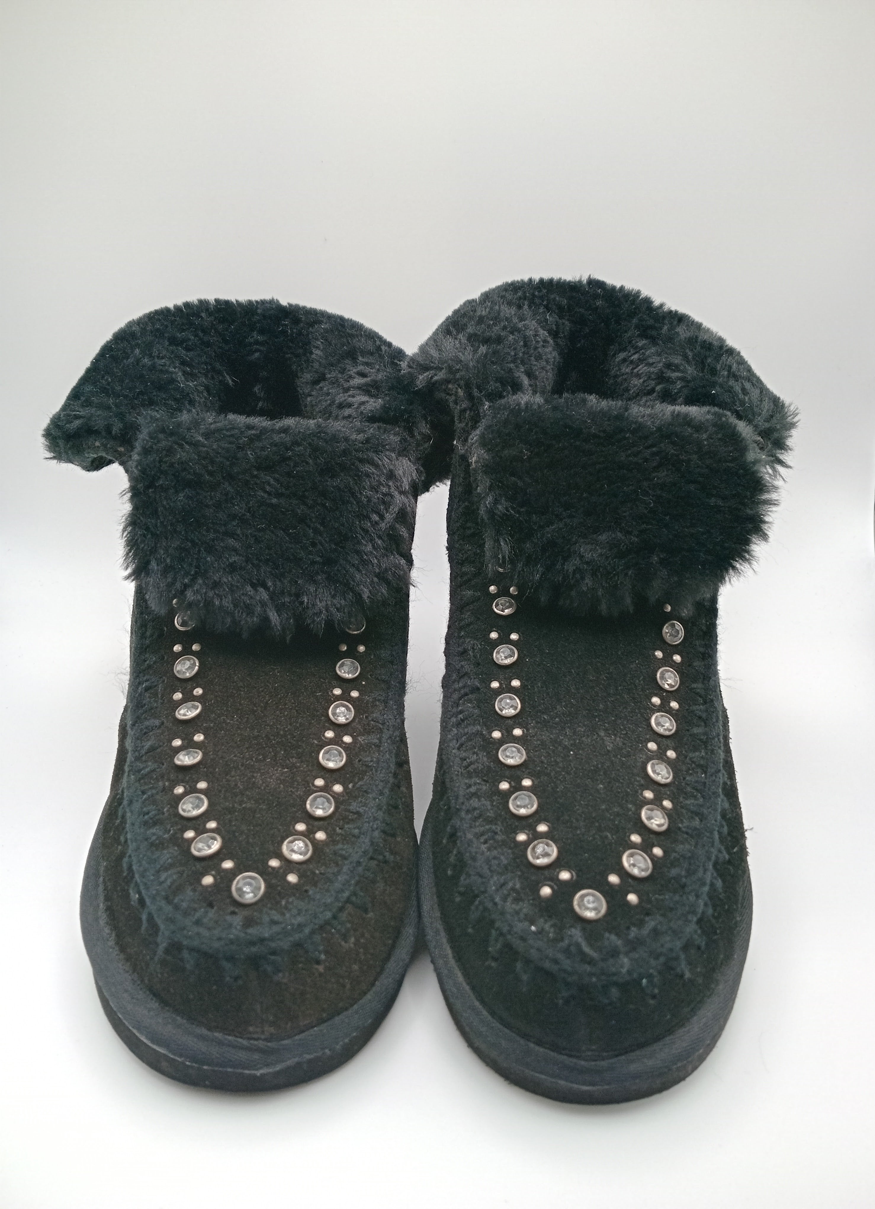 BOTA PANTUFAS NOA HARMON PRETO COURO TAXAS PELOS