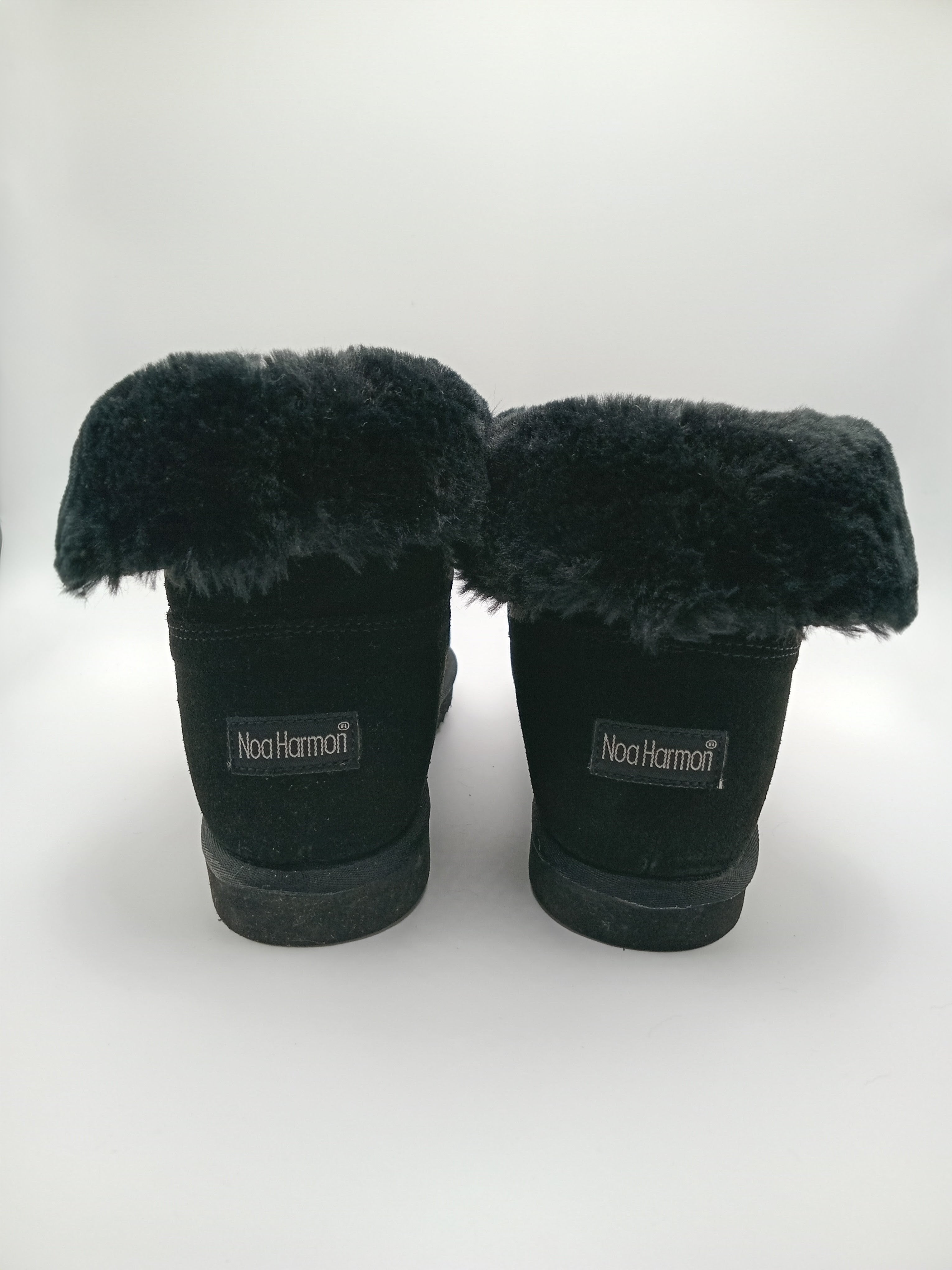 BOTA PANTUFAS NOA HARMON PRETO COURO TAXAS PELOS