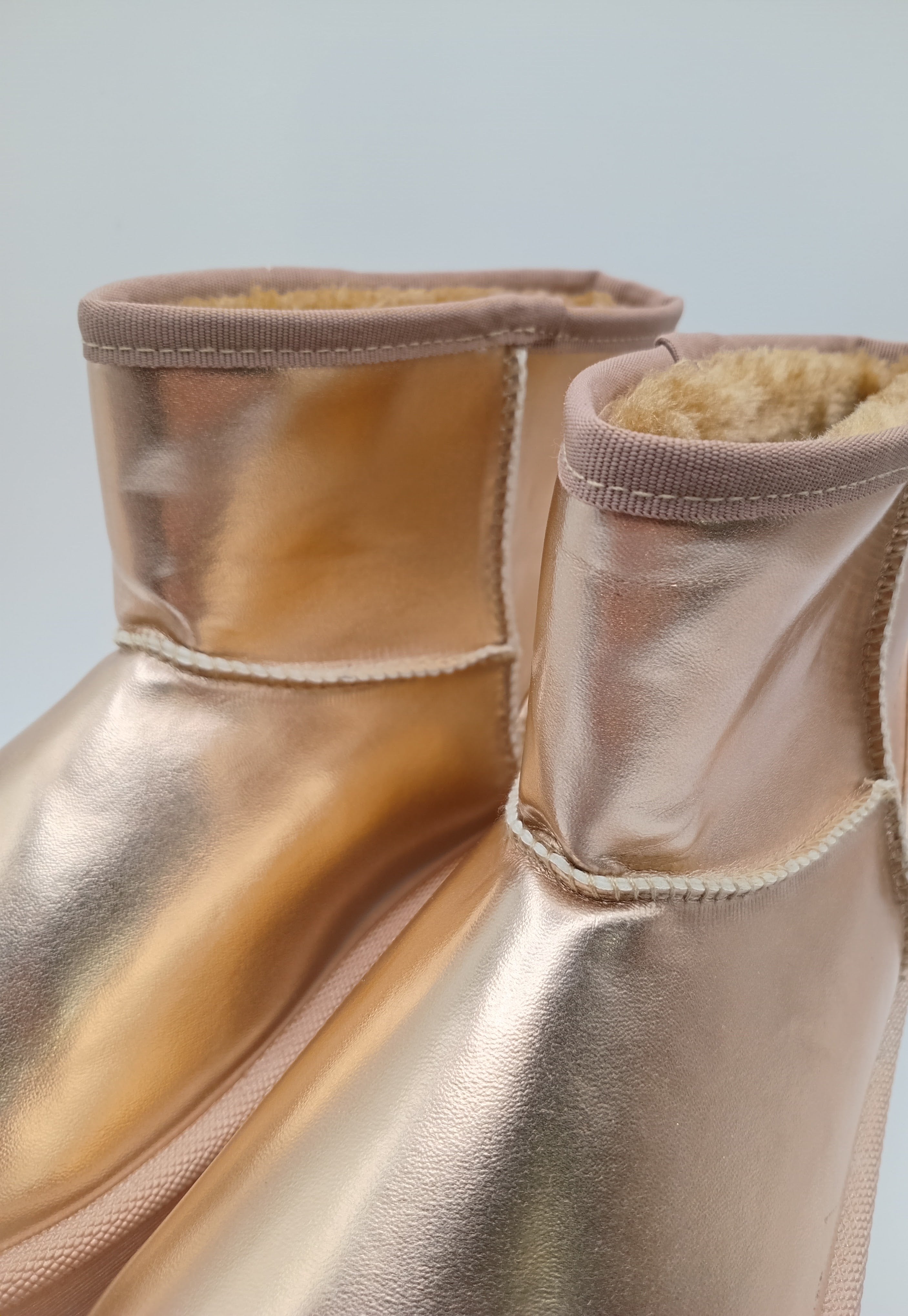 BOTA PANTUFAS MACADI NUDE ECO PELE PELOS PLATAFORMA