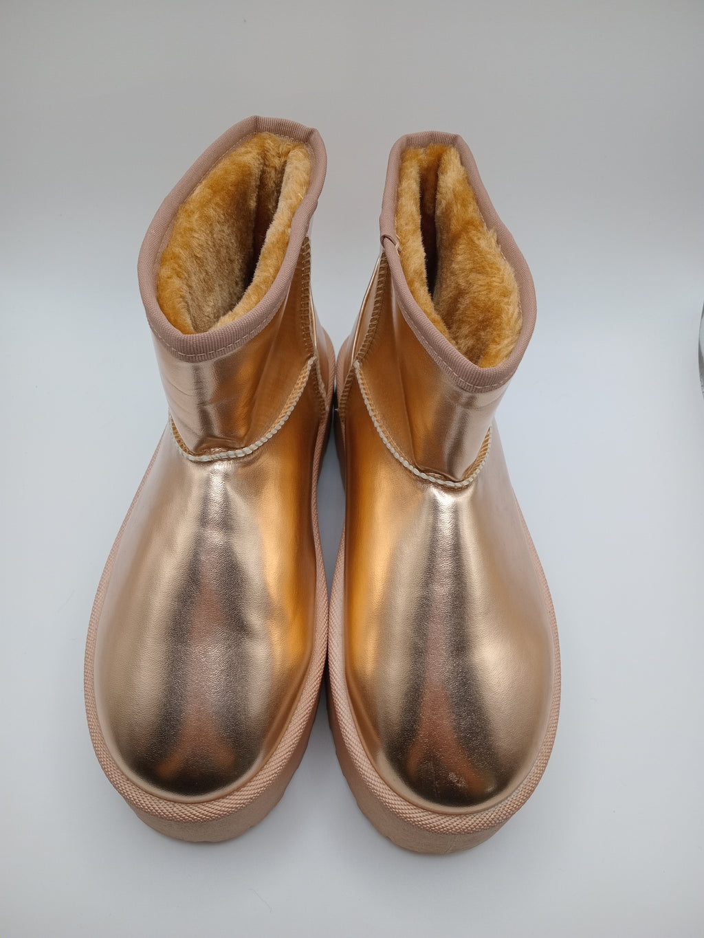 BOTA PANTUFAS MACADI NUDE ECO PELE PELOS PLATAFORMA