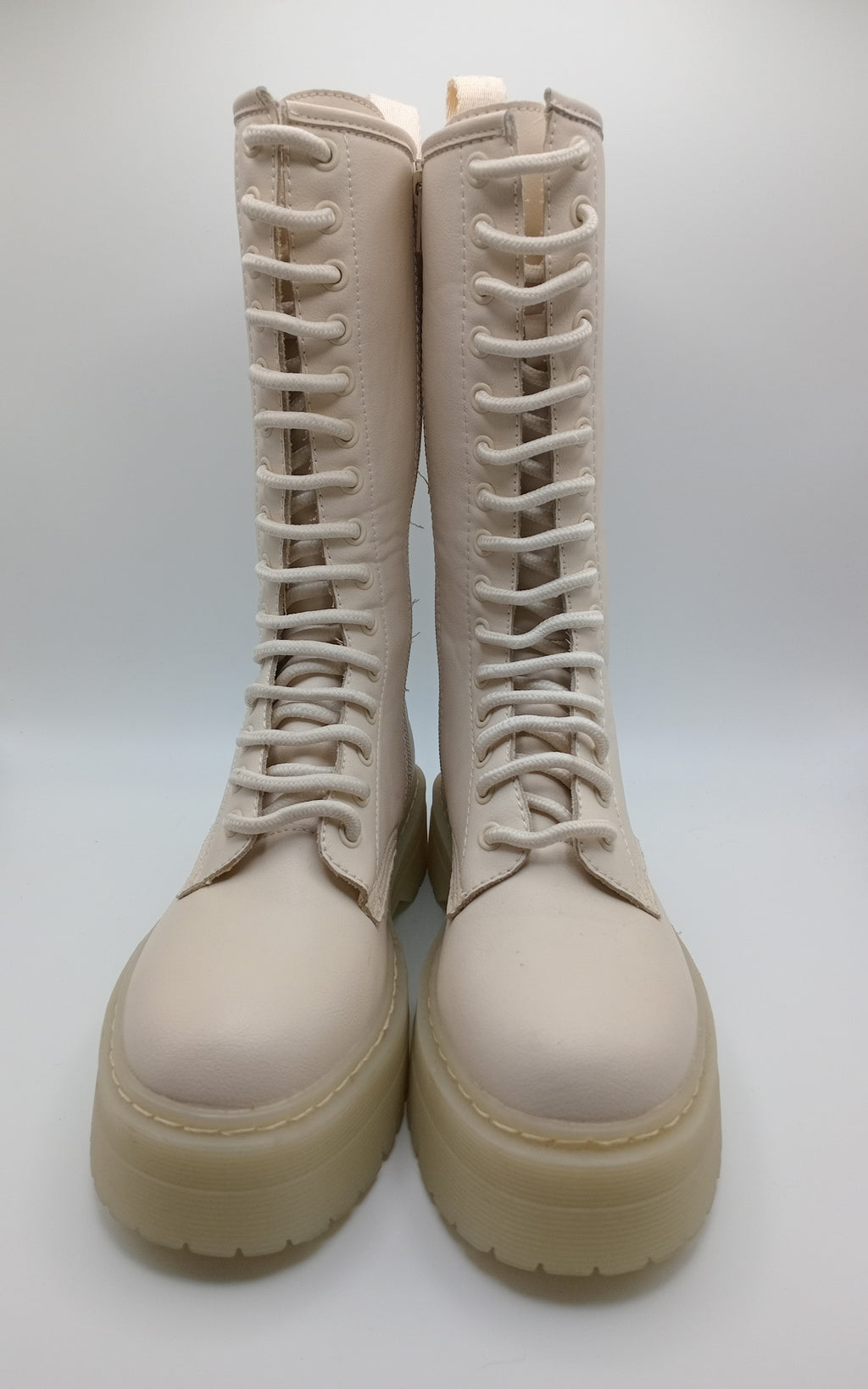 BOTA COTURNO CORINA CREME ECO PELE LISO CANO LONGO ZIPER