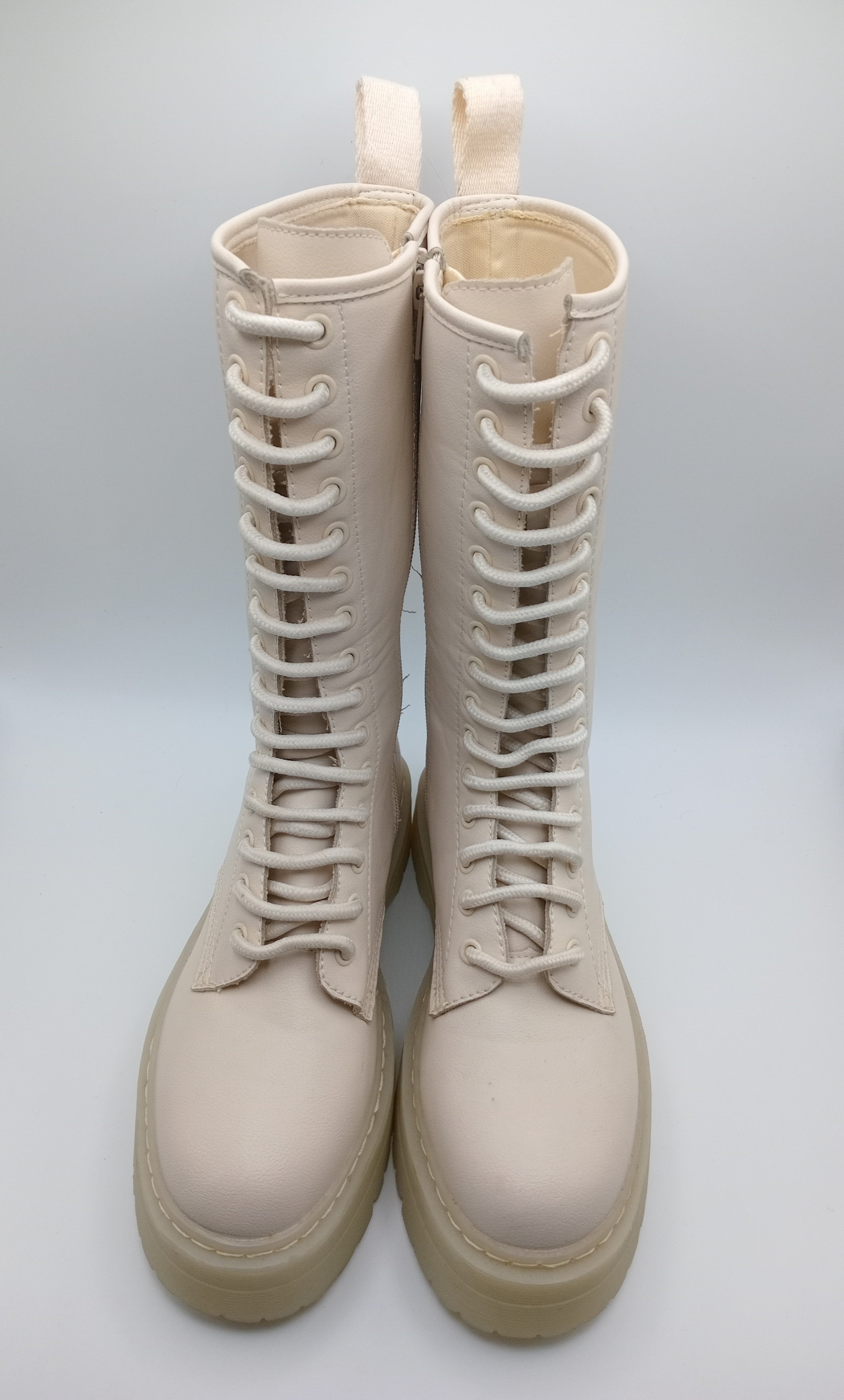 BOTA COTURNO CORINA CREME ECO PELE LISO CANO LONGO ZIPER