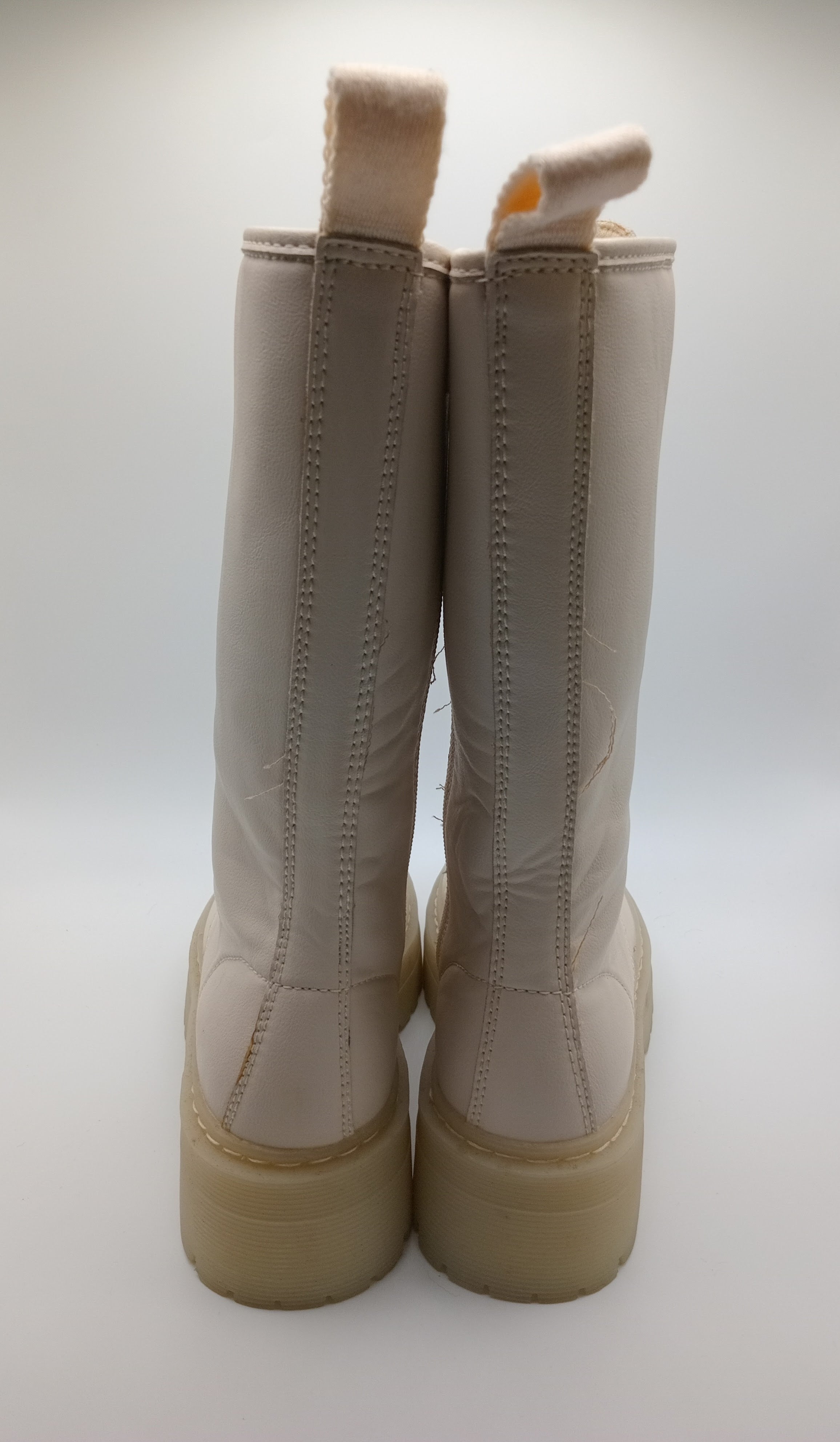 BOTA COTURNO CORINA CREME ECO PELE LISO CANO LONGO ZIPER