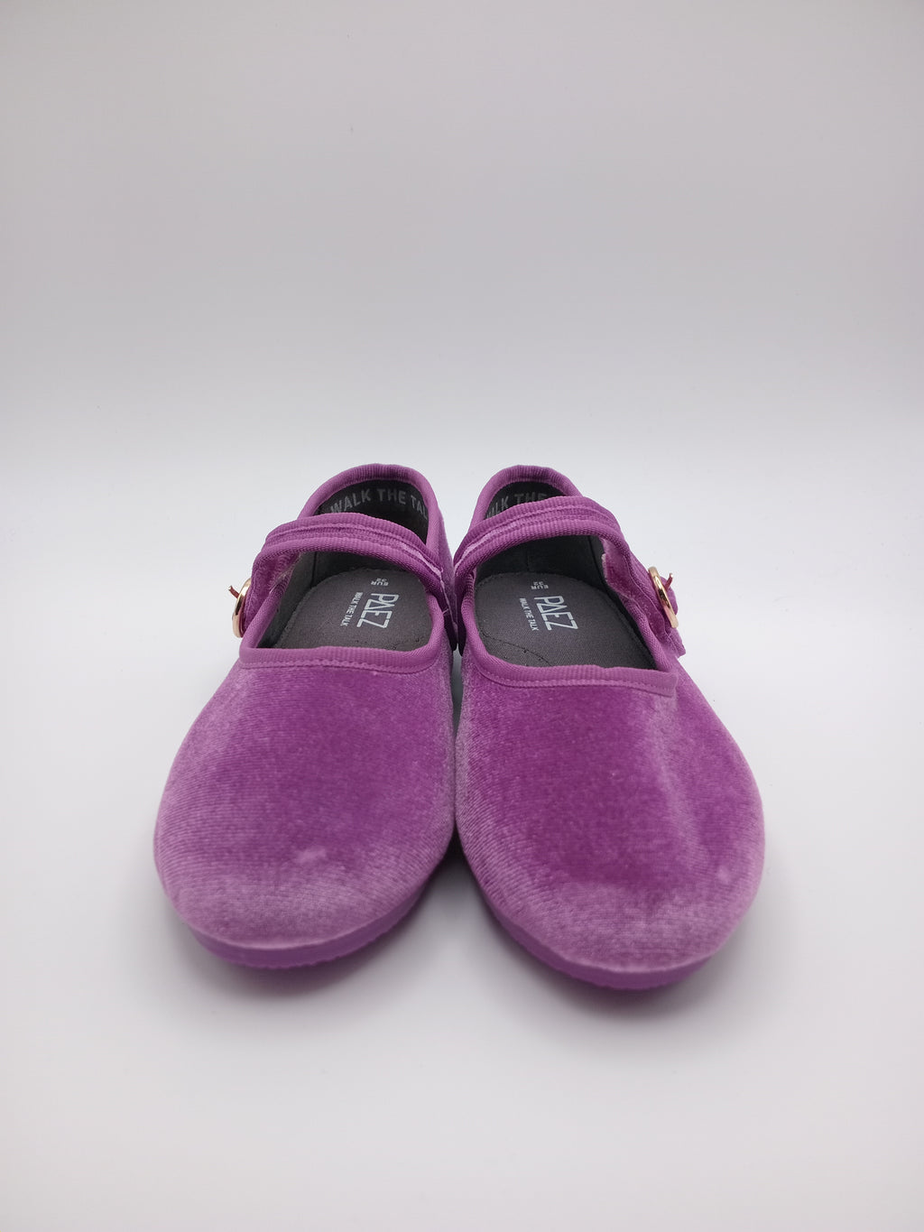 Sapatos Mary Jane Infantil Paez em Veludo Roxo; Sabrinas de Menina com Fecho de Velcro; Calçado Confortável e Elegante para Cerimónia ou Dia a Dia; Sapatilhas Clássicas Macias para Criança