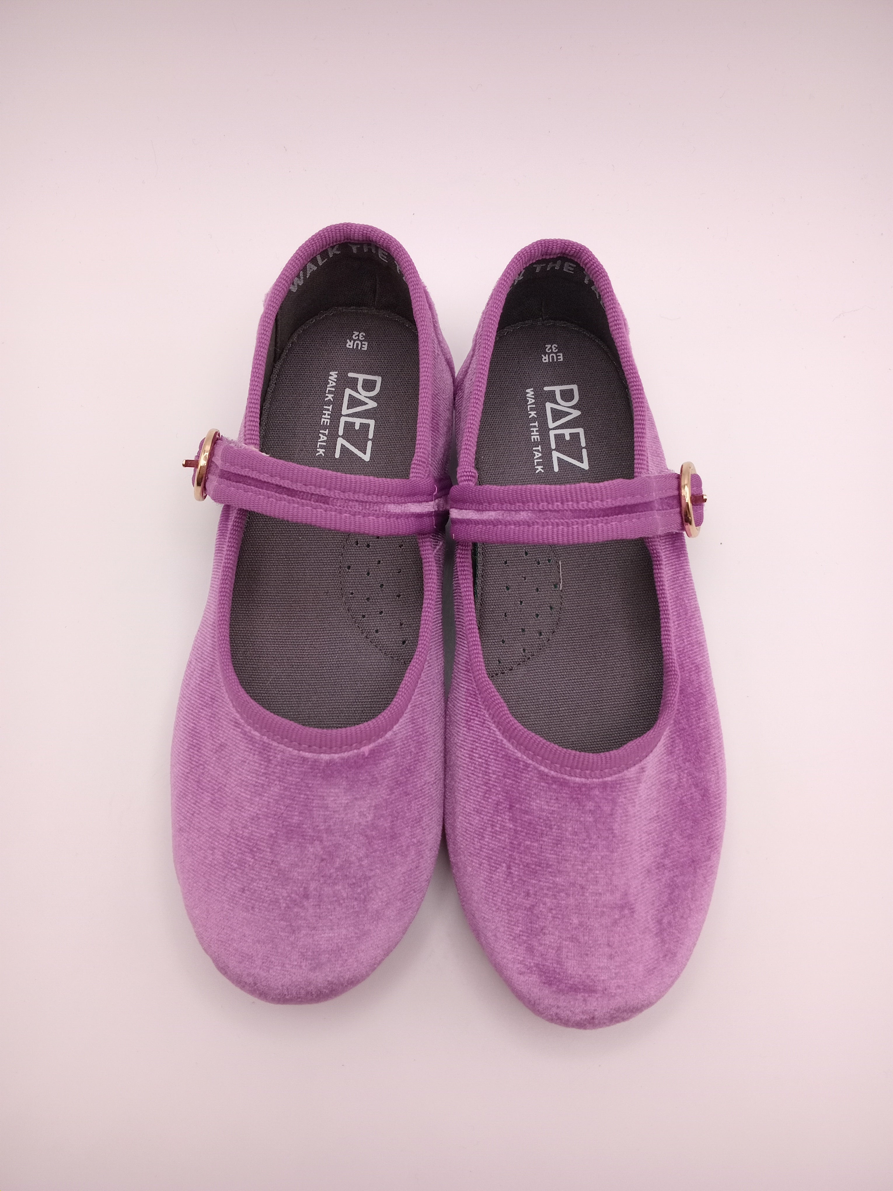 Sapatos Mary Jane Infantil Paez em Veludo Roxo; Sabrinas de Menina com Fecho de Velcro; Calçado Confortável e Elegante para Cerimónia ou Dia a Dia; Sapatilhas Clássicas Macias para Criança