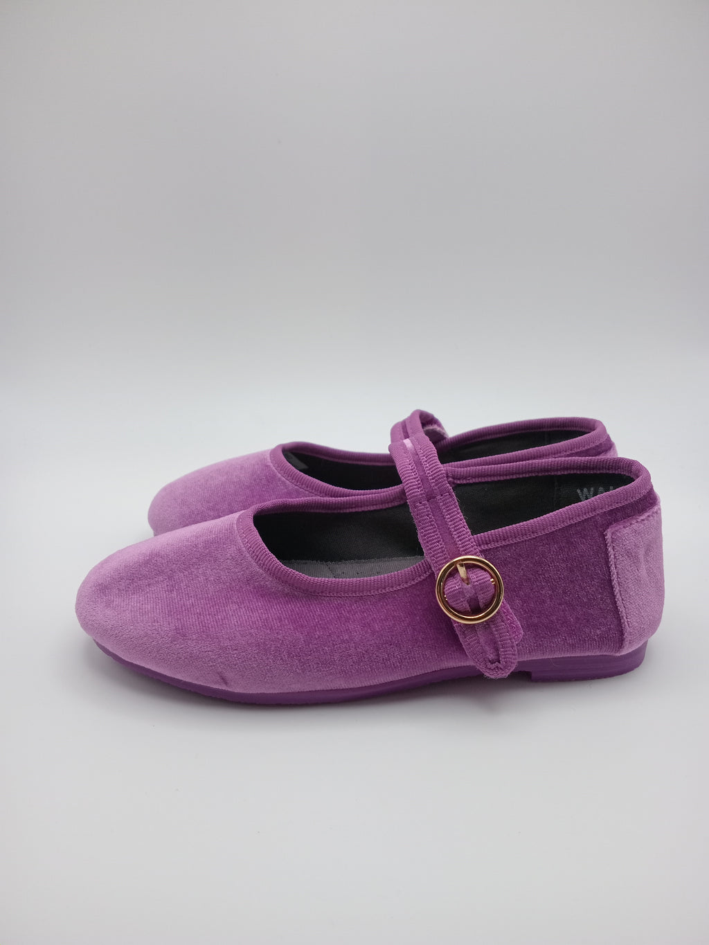 Sapatos Mary Jane Infantil Paez em Veludo Roxo; Sabrinas de Menina com Fecho de Velcro; Calçado Confortável e Elegante para Cerimónia ou Dia a Dia; Sapatilhas Clássicas Macias para Criança