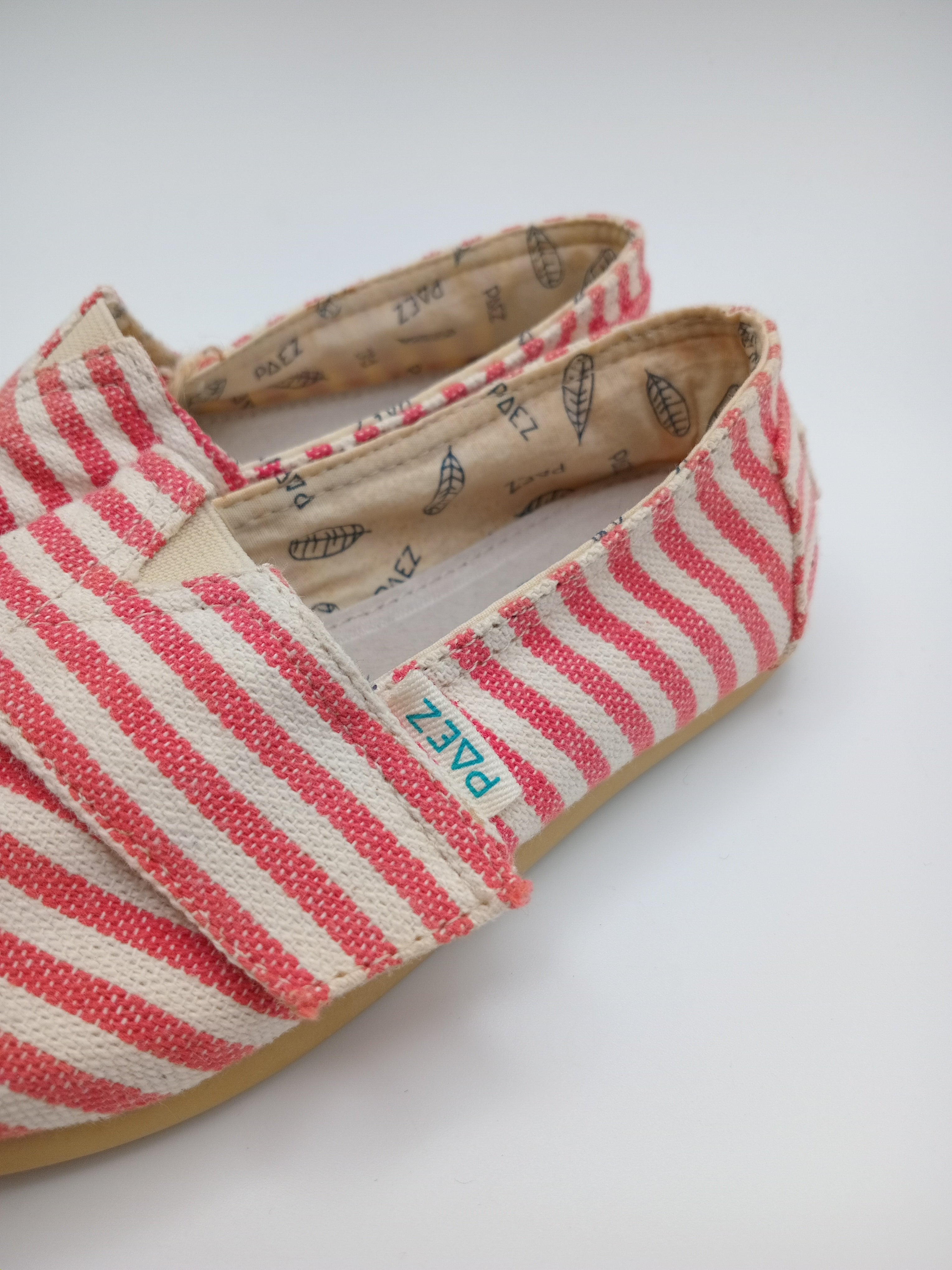 ALPARGATAS PAEZ VERMELHO BRANCO LISTRADO FECHO VELCRO