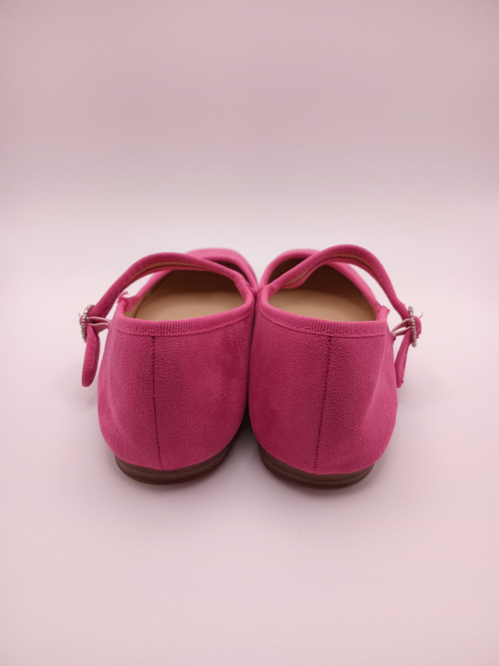 SABRINA MARY JANE CHICMUSE ROSA VELUDO FIVELA PEDRA BRILHO BICO QUADRADO