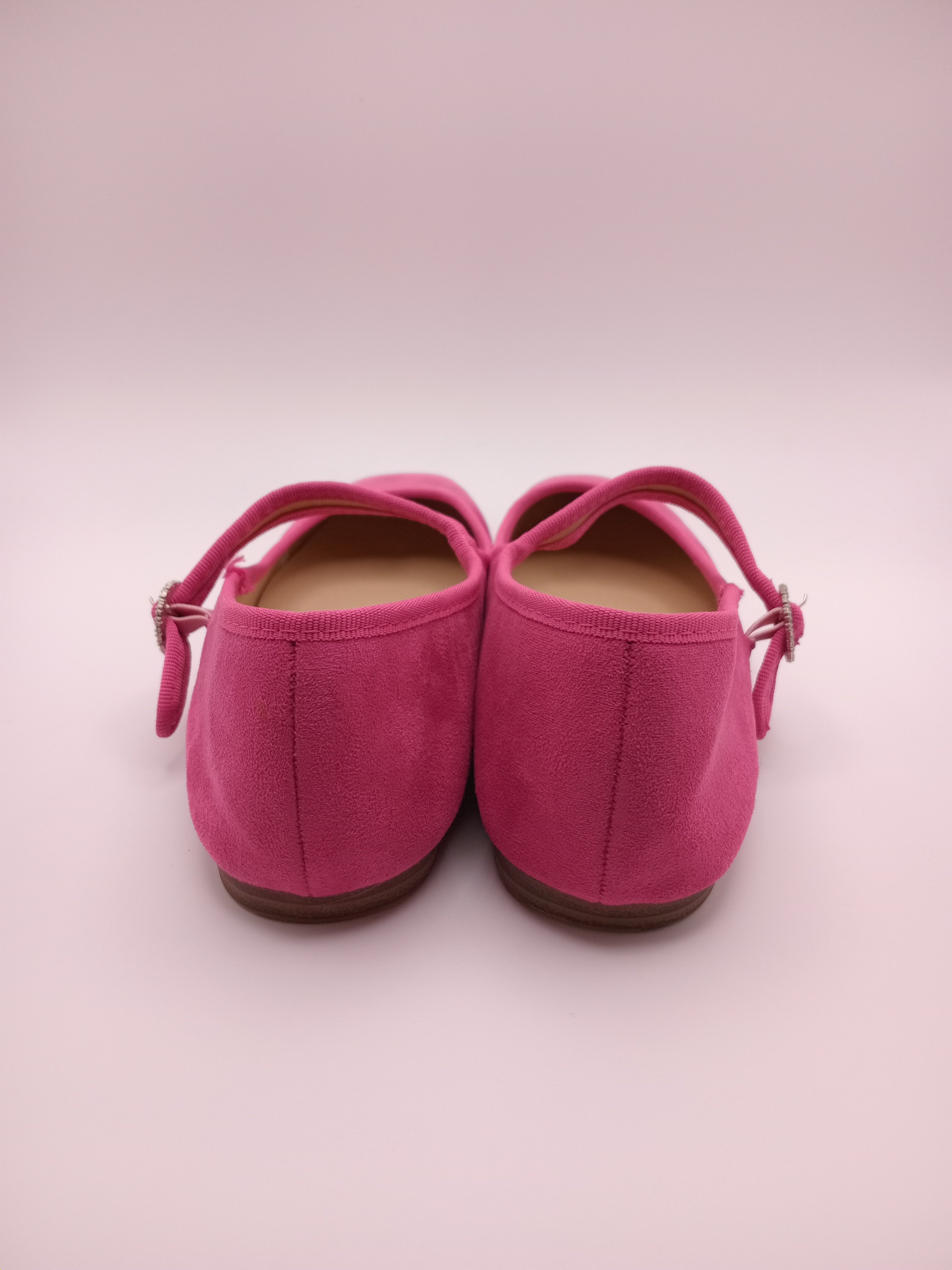 SABRINA MARY JANE CHICMUSE ROSA VELUDO FIVELA PEDRA BRILHO BICO QUADRADO